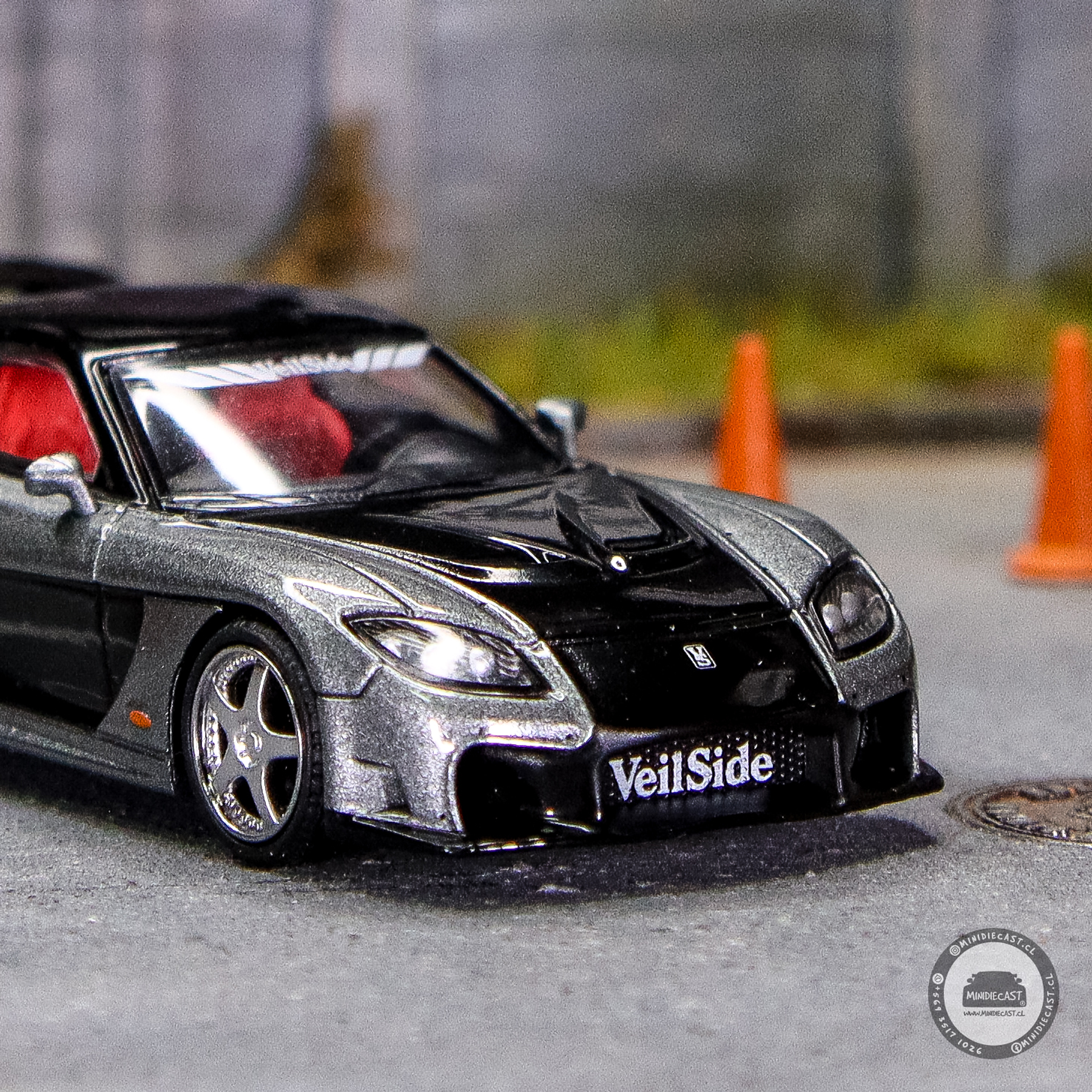 Mini GT 1:64 Mazda RX-7 VeilSide – Fortune Grey.