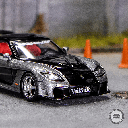 Mini GT 1:64 Mazda RX-7 VeilSide – Fortune Grey.