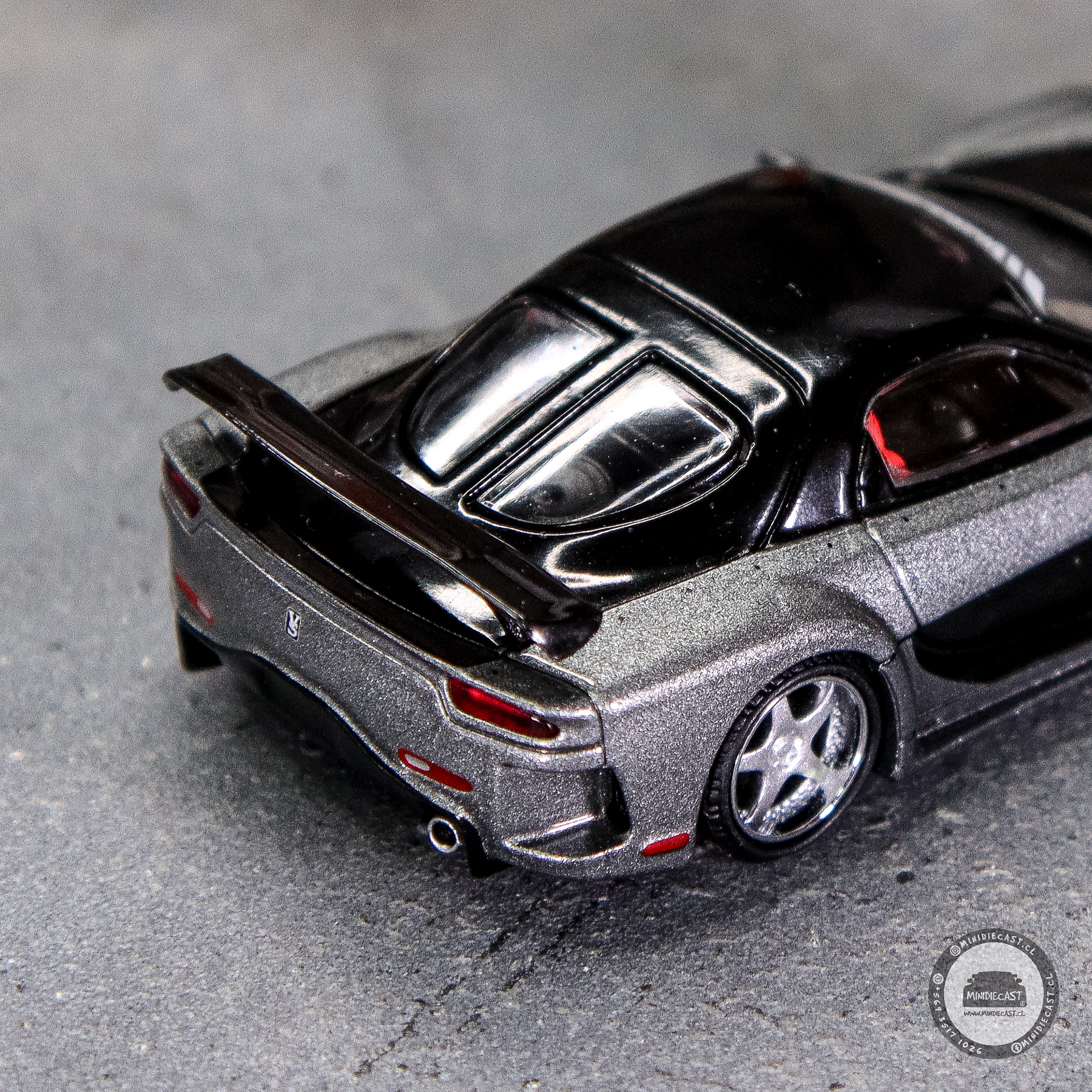 Mini GT 1:64 Mazda RX-7 VeilSide – Fortune Grey.