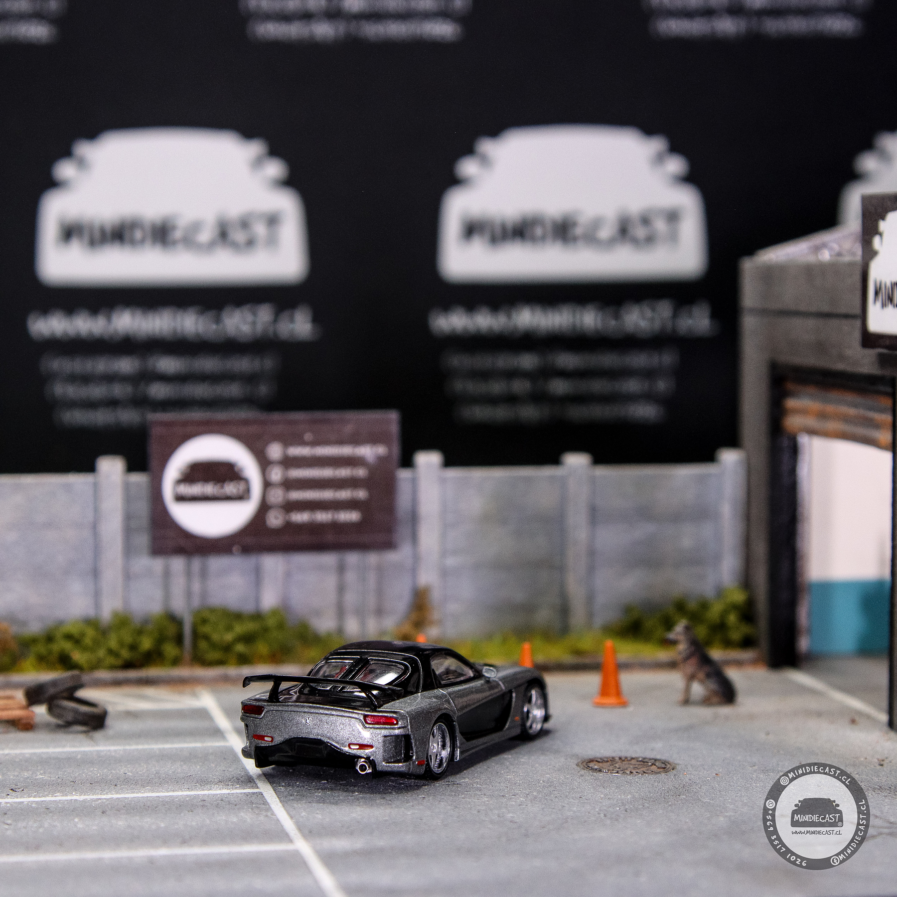 Mini GT 1:64 Mazda RX-7 VeilSide – Fortune Grey.