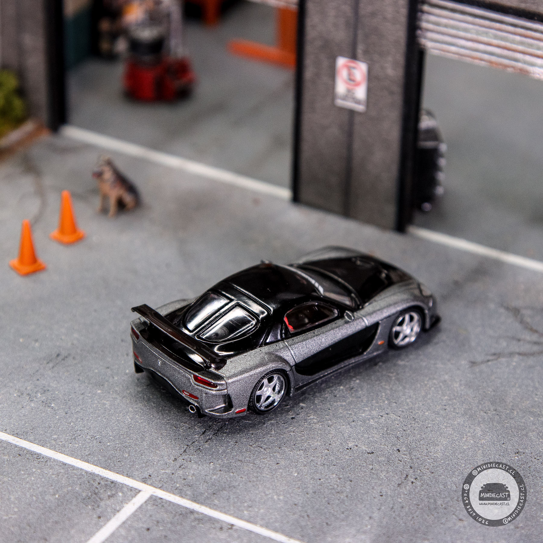 Mini GT 1:64 Mazda RX-7 VeilSide – Fortune Grey.