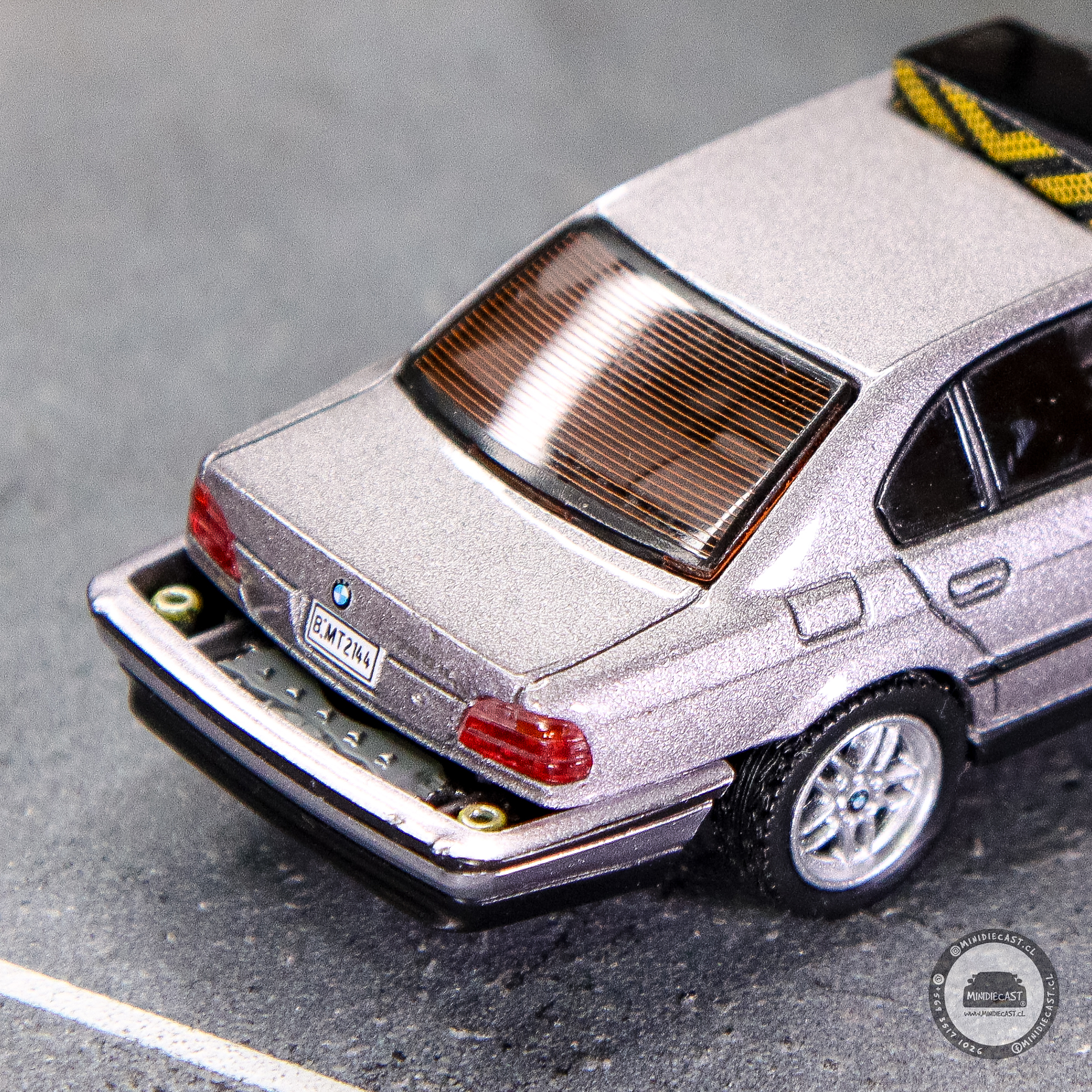 Mini GT 1:64 BMW 750IL James Bond 007 Tomorrow Never Dies – English Packaging – Limited Edition.