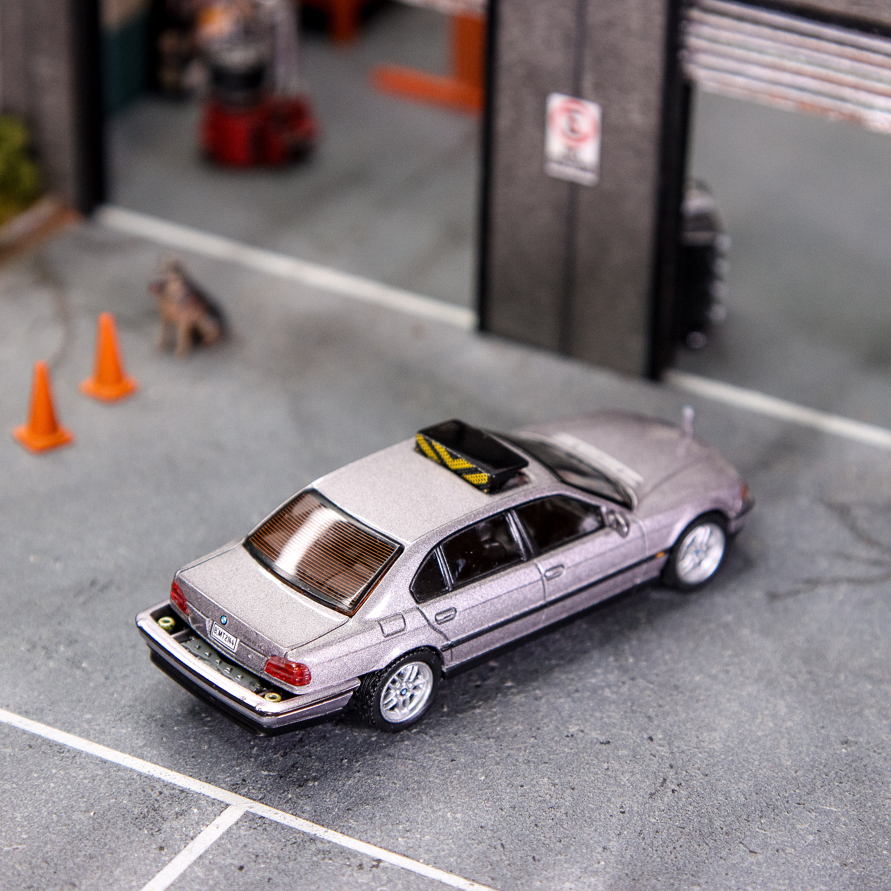 Mini GT 1:64 BMW 750IL James Bond 007 Tomorrow Never Dies – English Packaging – Limited Edition.