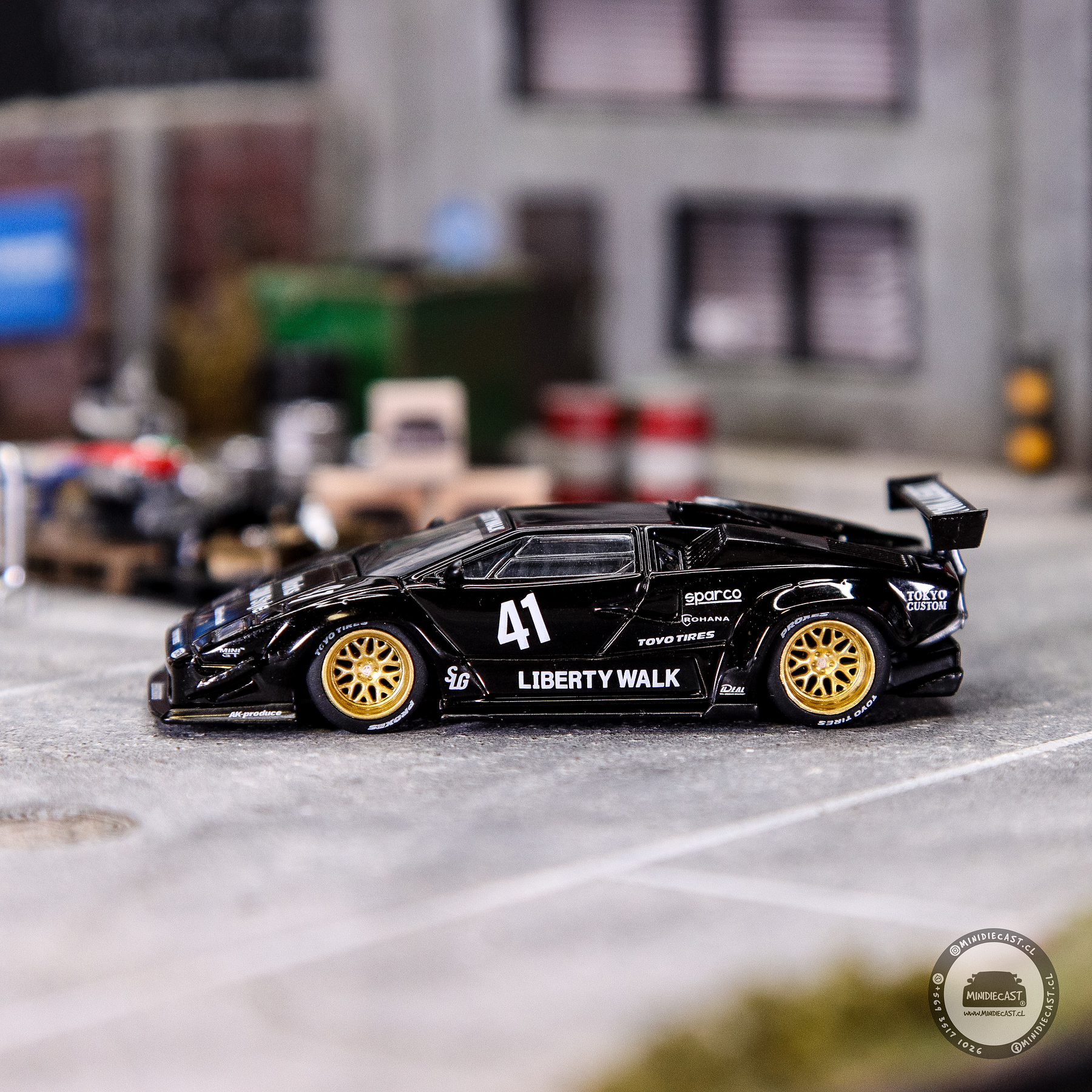 Mini GT 1:64 Lamborghini Countach LB-WORKS – Black – Mijo Exclusives.