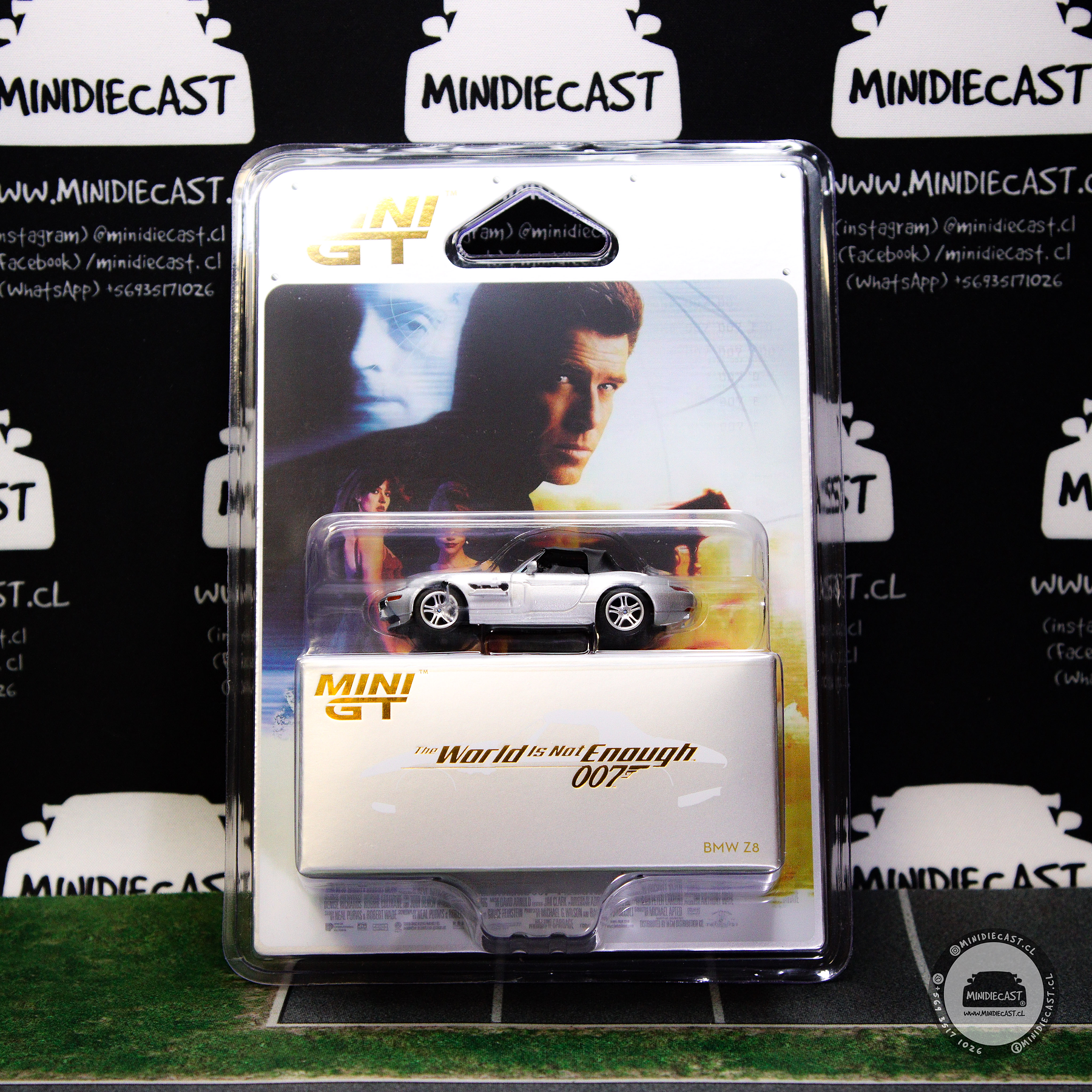 Mini GT 1:64 BMW Z8 “The World Is Not Enough” – English Version Packaging – Limited Edition.