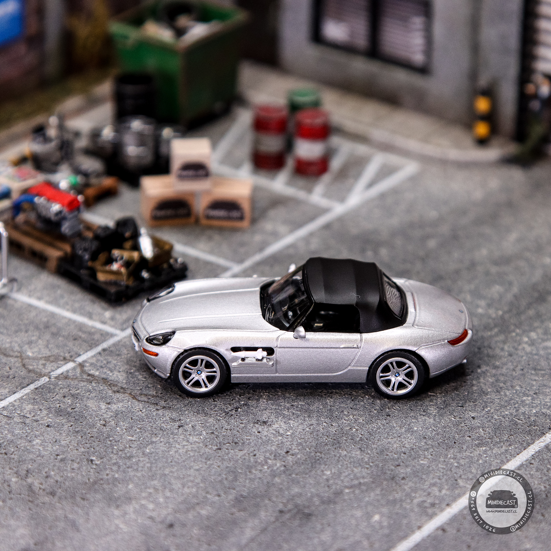 Mini GT 1:64 BMW Z8 “The World Is Not Enough” – English Version Packaging – Limited Edition.