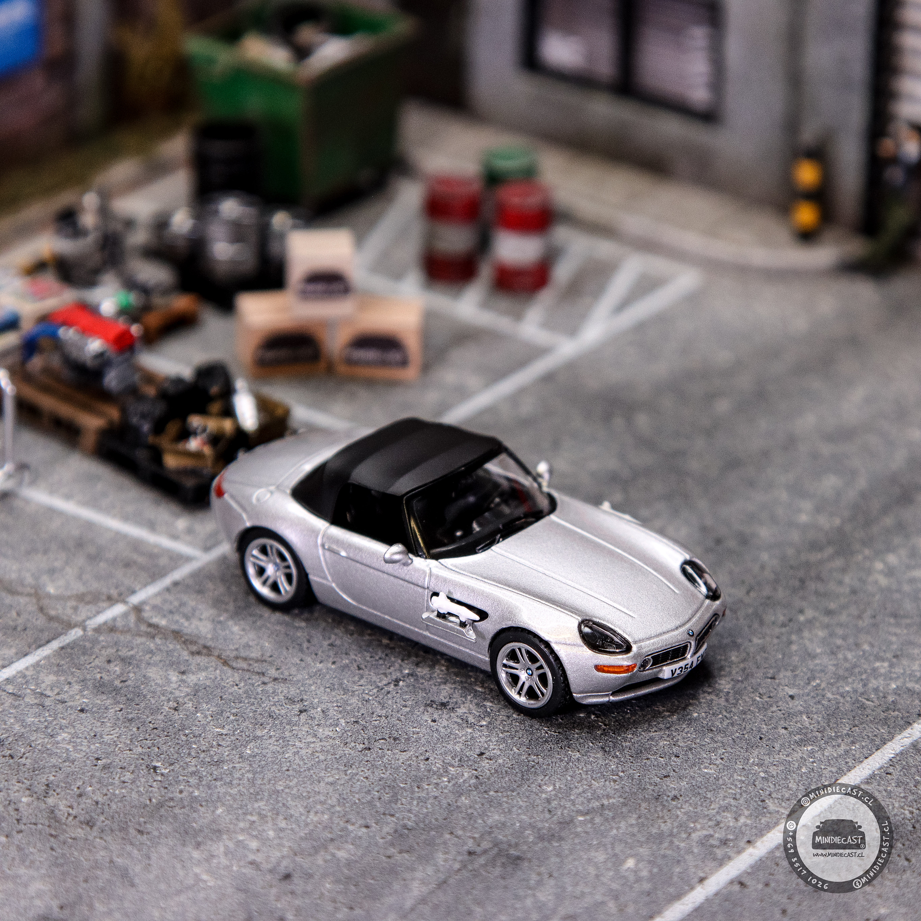 Mini GT 1:64 BMW Z8 “The World Is Not Enough” – English Version Packaging – Limited Edition.
