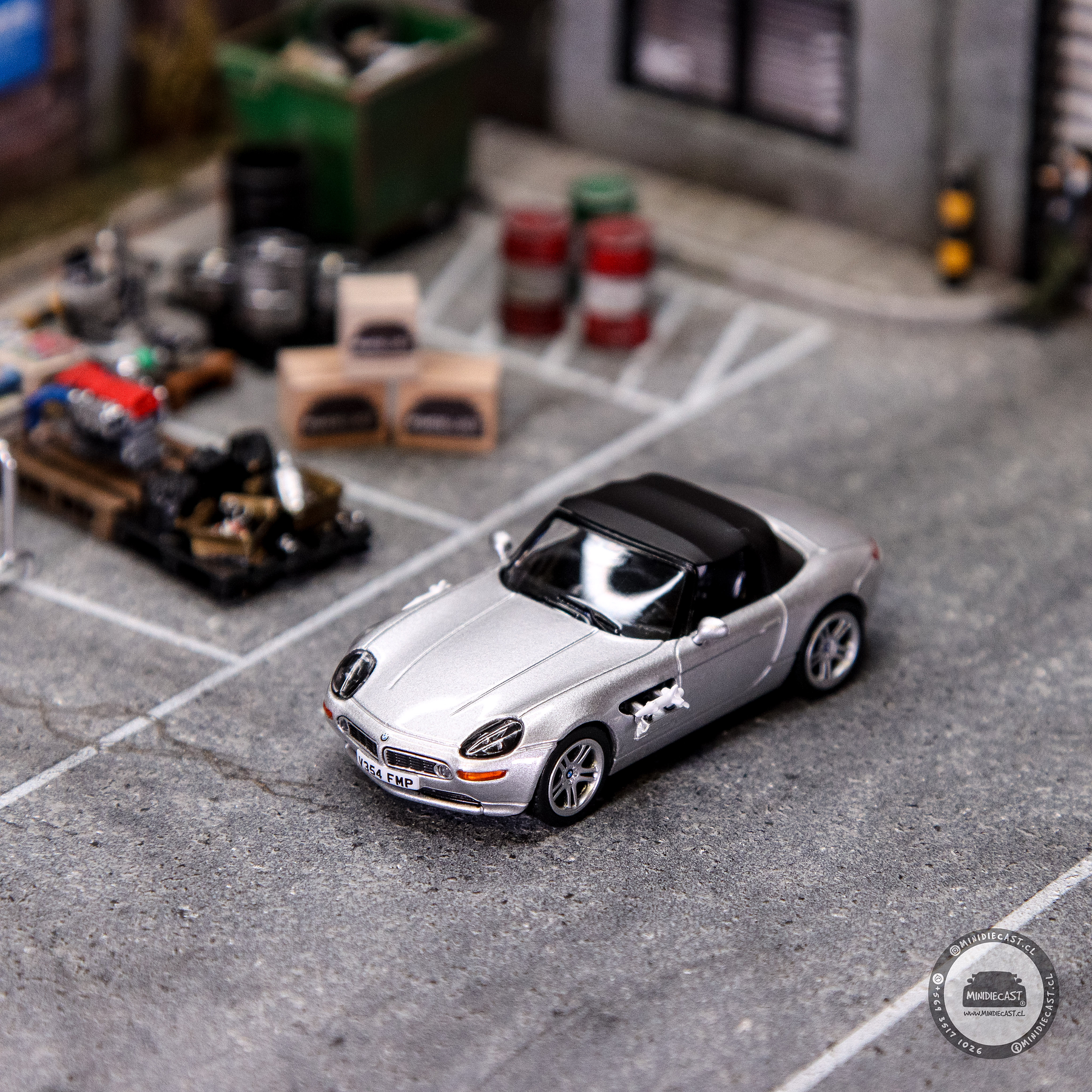 Mini GT 1:64 BMW Z8 “The World Is Not Enough” – English Version Packaging – Limited Edition.