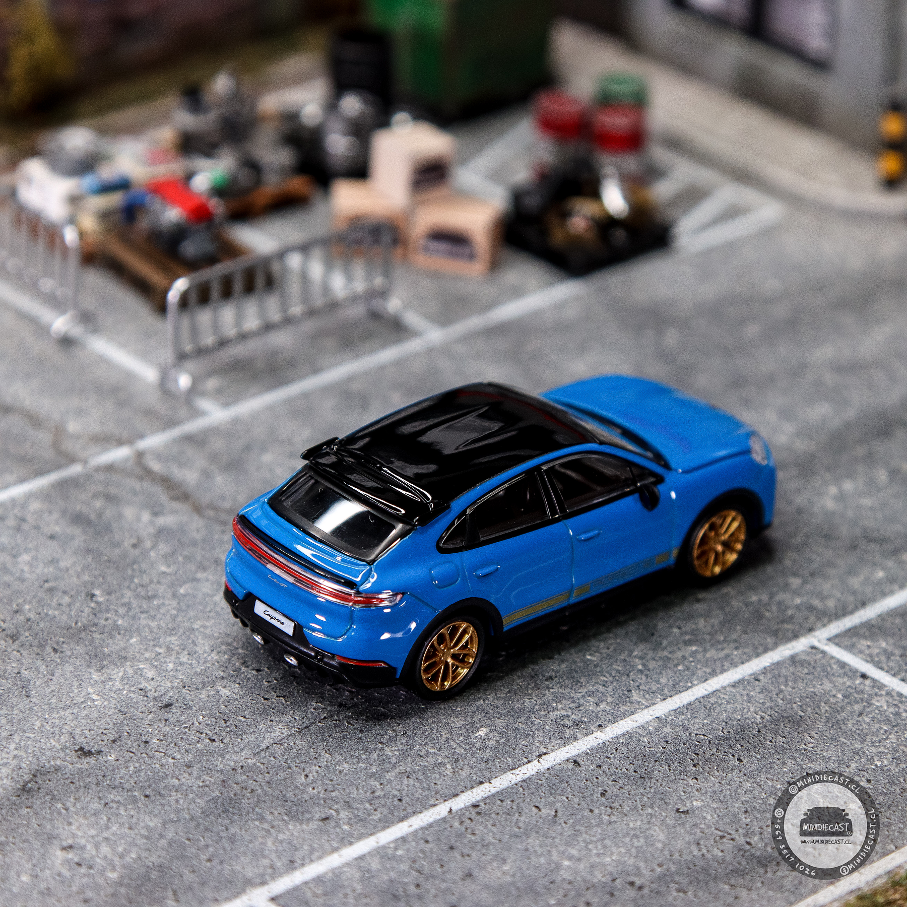Trends Hobby 1:64 Porsche Cayenne Turbo GT Weissach - BLUE
