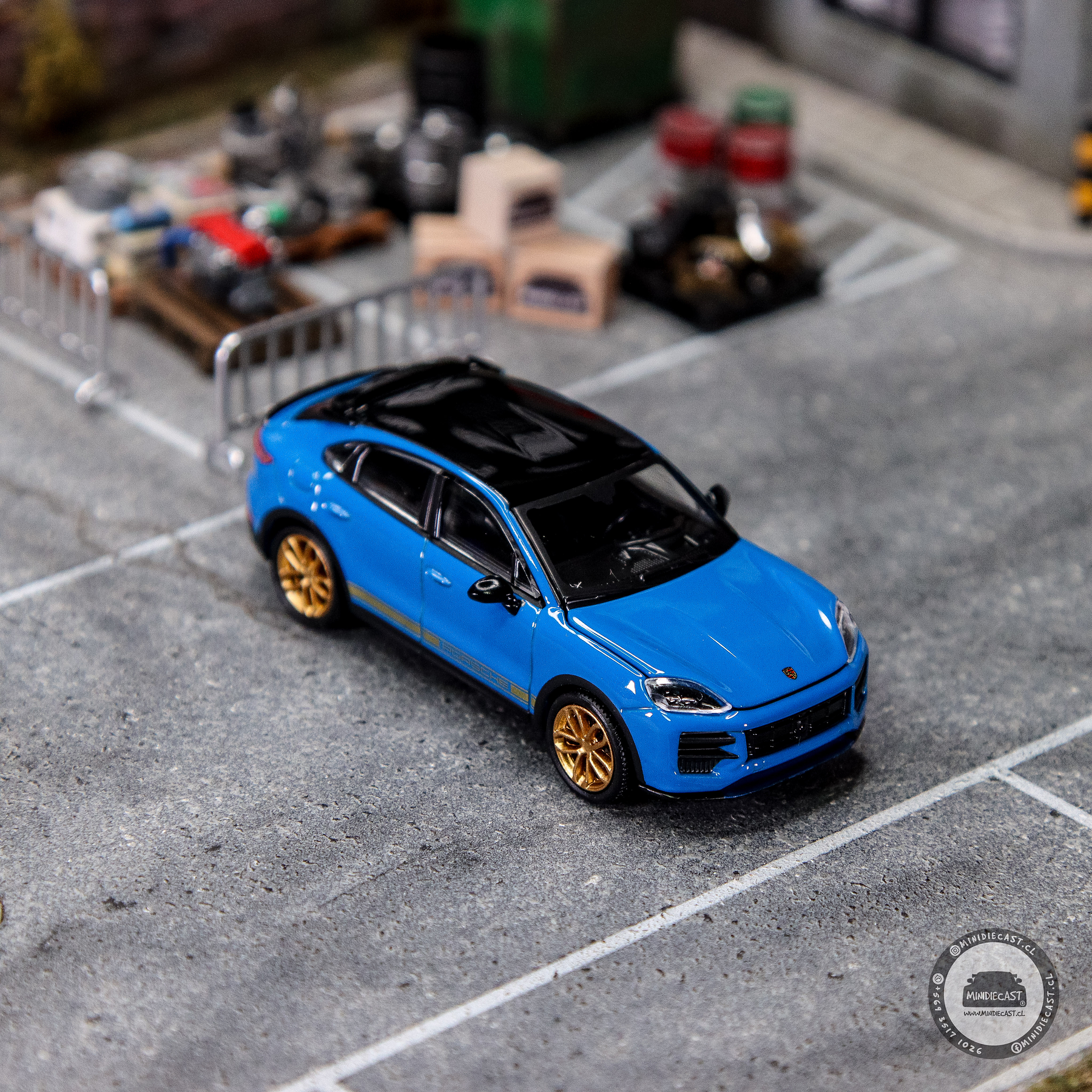 Trends Hobby 1:64 Porsche Cayenne Turbo GT Weissach - BLUE