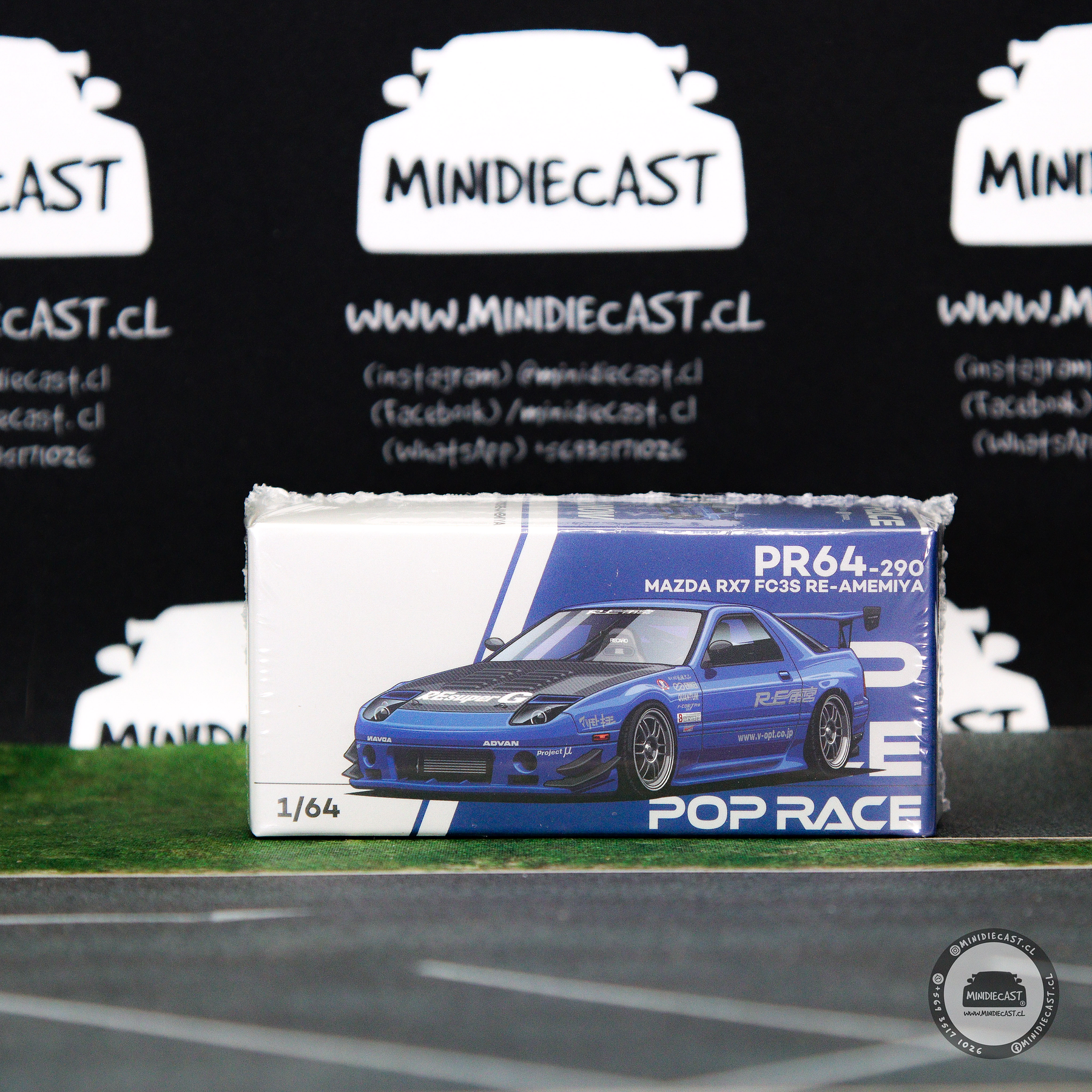 Pop Race 1:64 Mazda RX-7 (FD3S) RE-AMEMIYA WIDEBODY Blue.