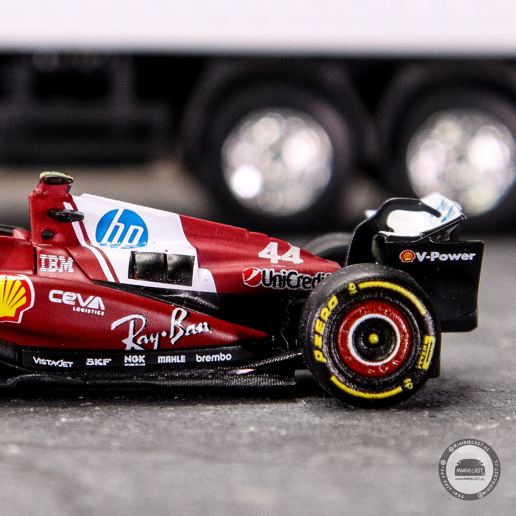 Bburago 1:64 F1 2025 Ferrari SF-25 #44 Lewis Hamilton
