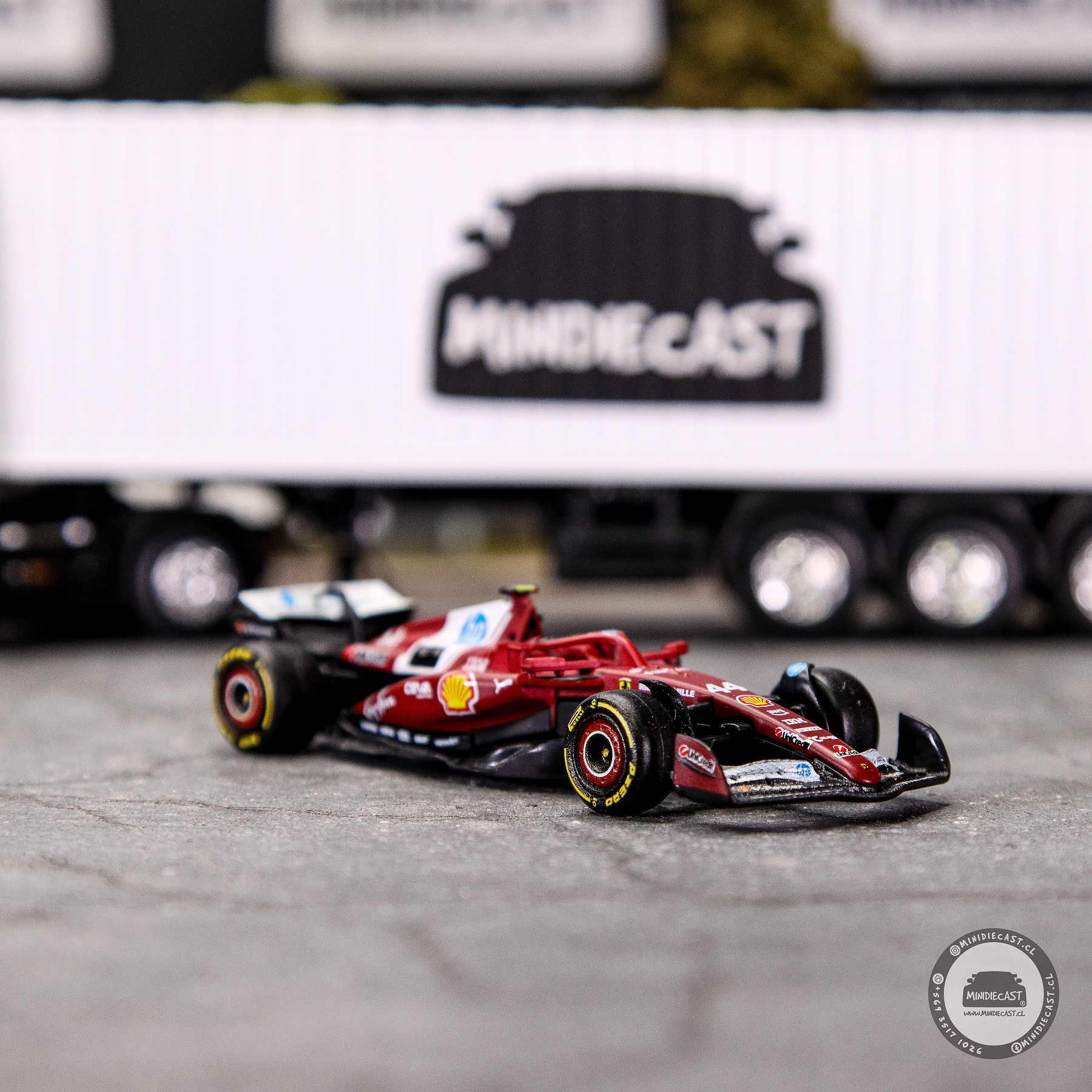 Bburago 1:64 F1 2025 Ferrari SF-25 #44 Lewis Hamilton