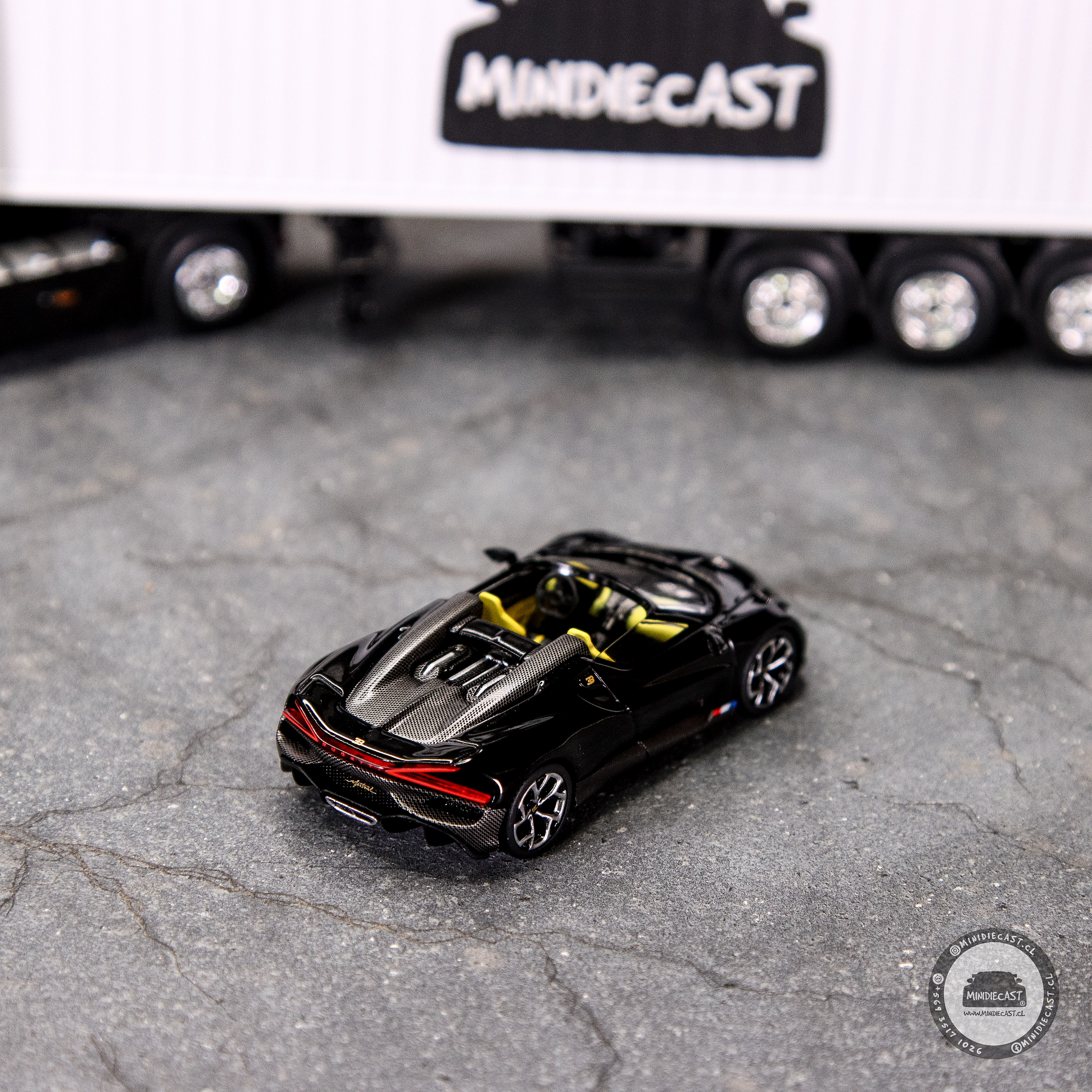 Mini GT 1:64 Bugatti W16 – Mistral Black.