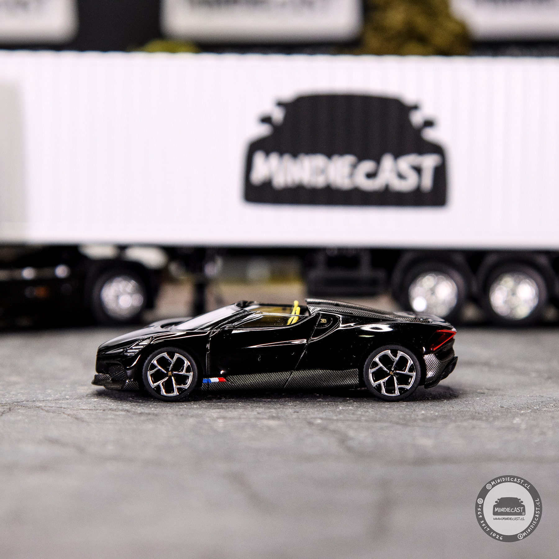 Mini GT 1:64 Bugatti W16 – Mistral Black.