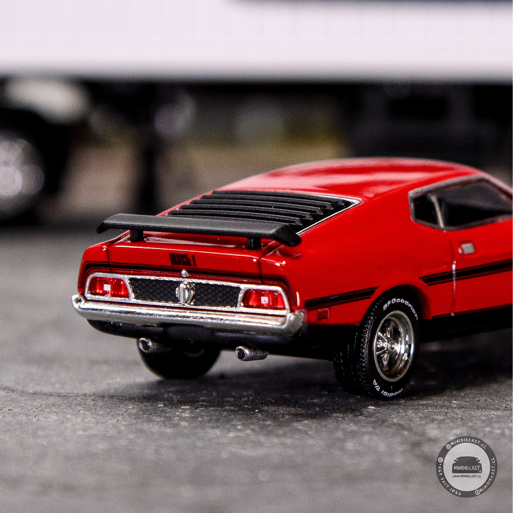 Mini GT 1:64 Ford Mustang Mach1 1971 – Race Red – Mijo Exclusives.