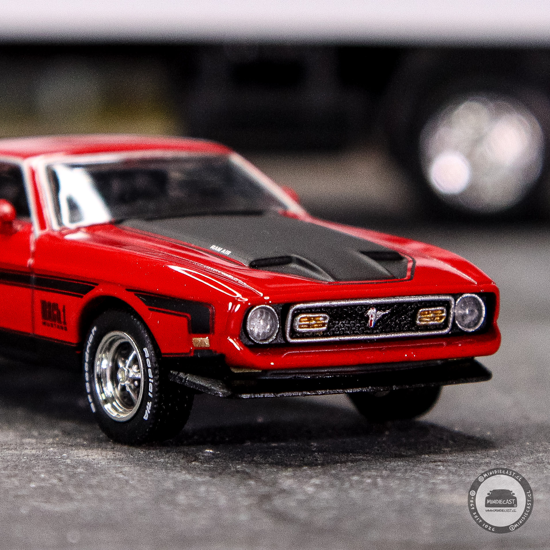 Mini GT 1:64 Ford Mustang Mach1 1971 – Race Red – Mijo Exclusives.