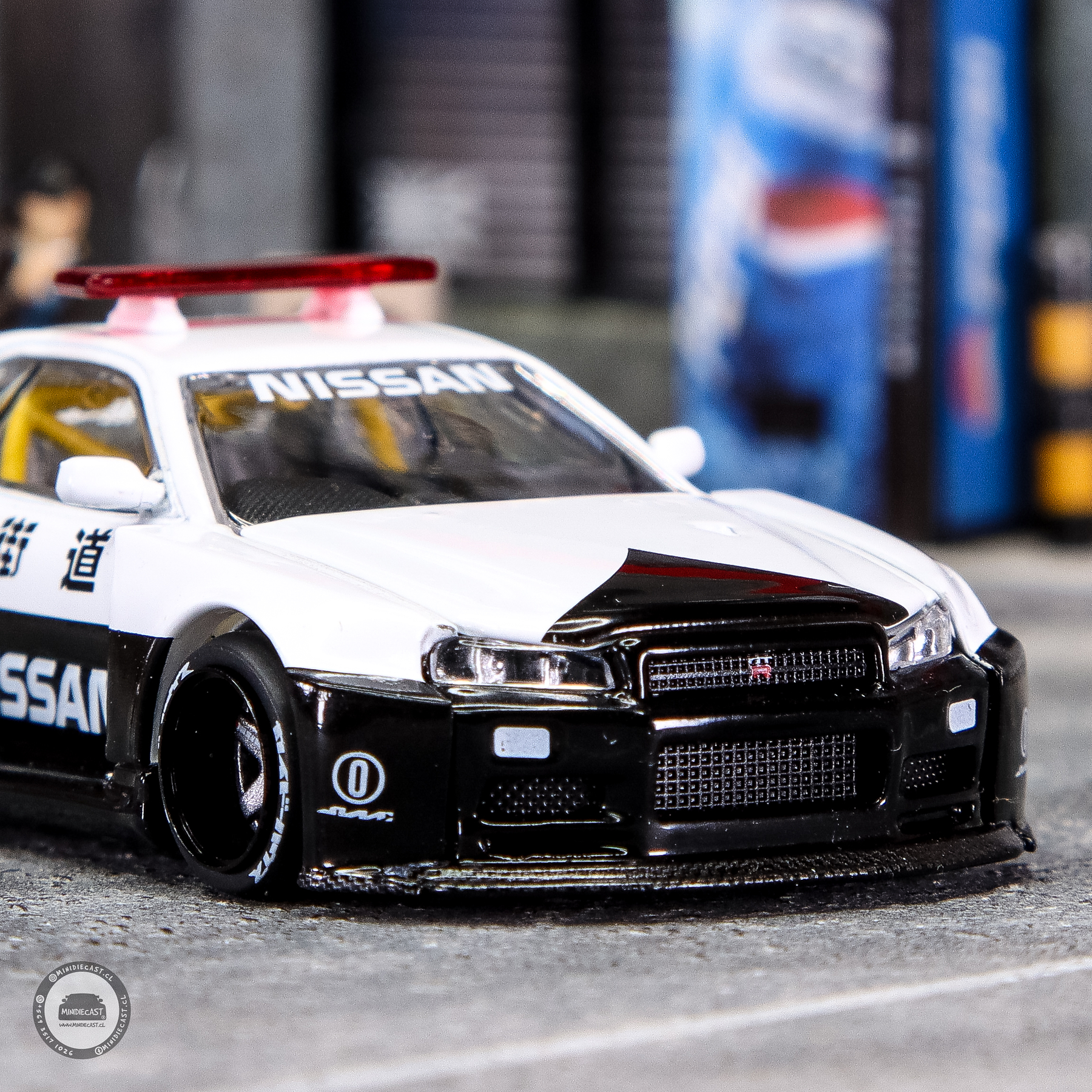 Kaido House x Mini GT 1:64 Nissan Skyline GTR R34 Kaido House V2 Aero