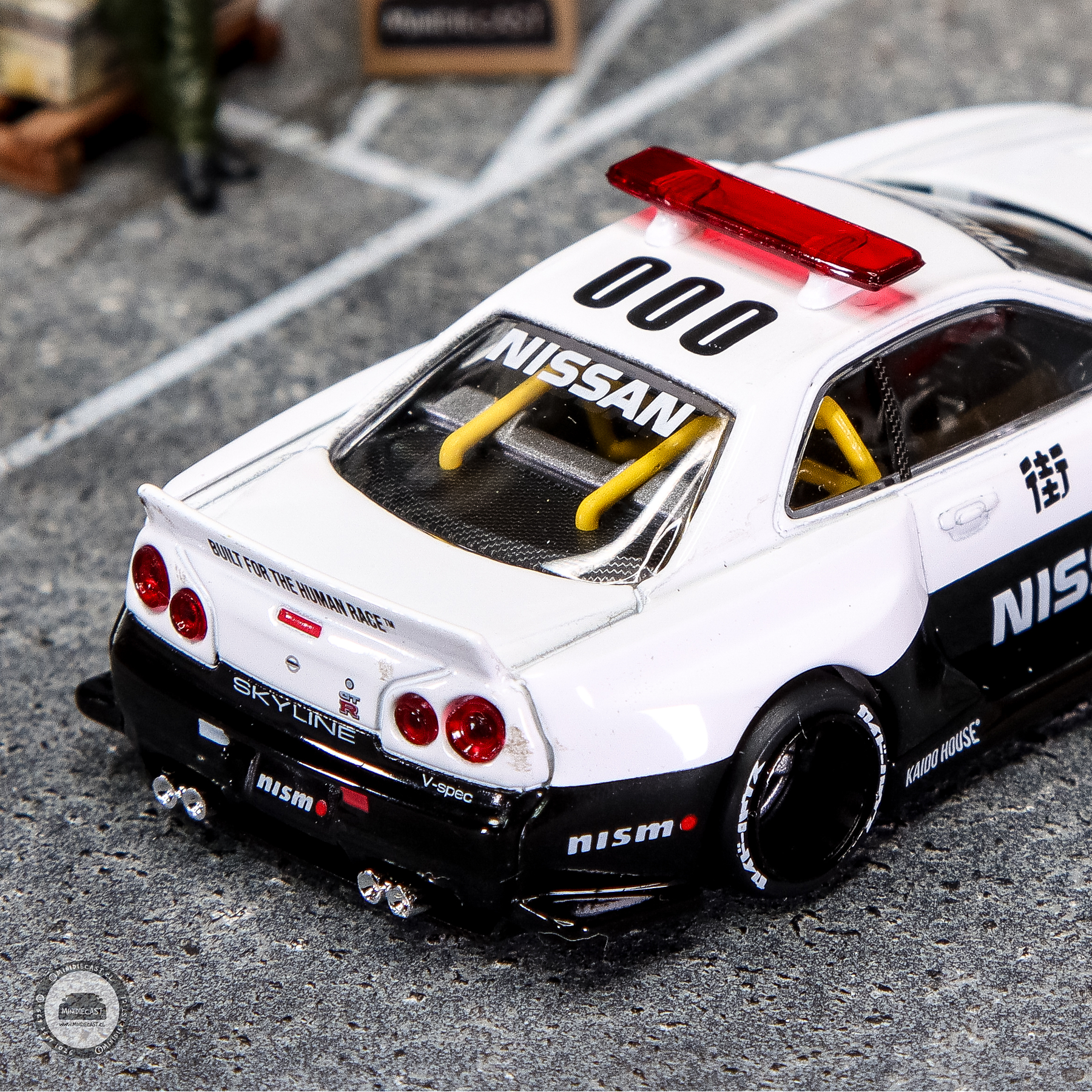 Kaido House x Mini GT 1:64 Nissan Skyline GTR R34 Kaido House V2 Aero