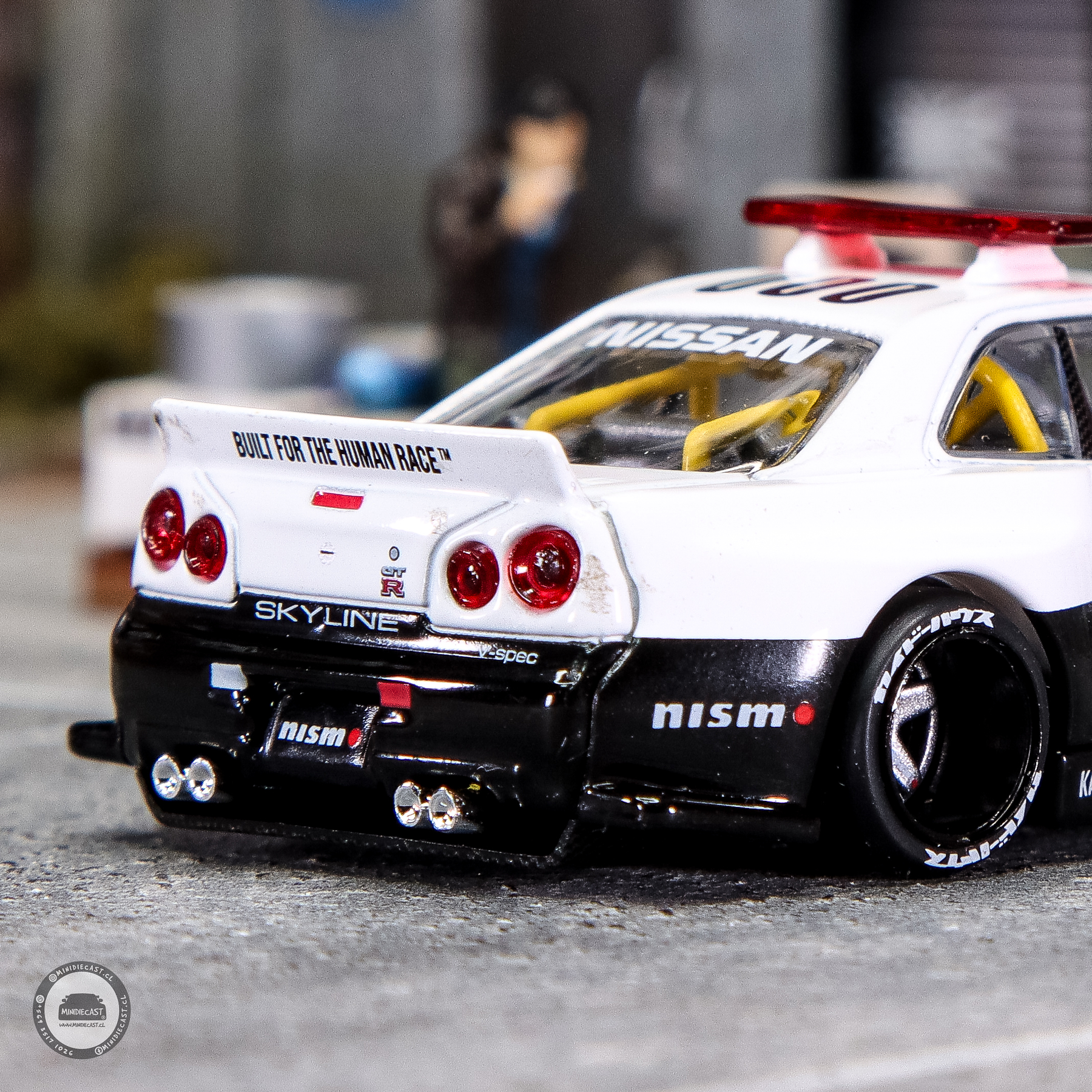 Kaido House x Mini GT 1:64 Nissan Skyline GTR R34 Kaido House V2 Aero