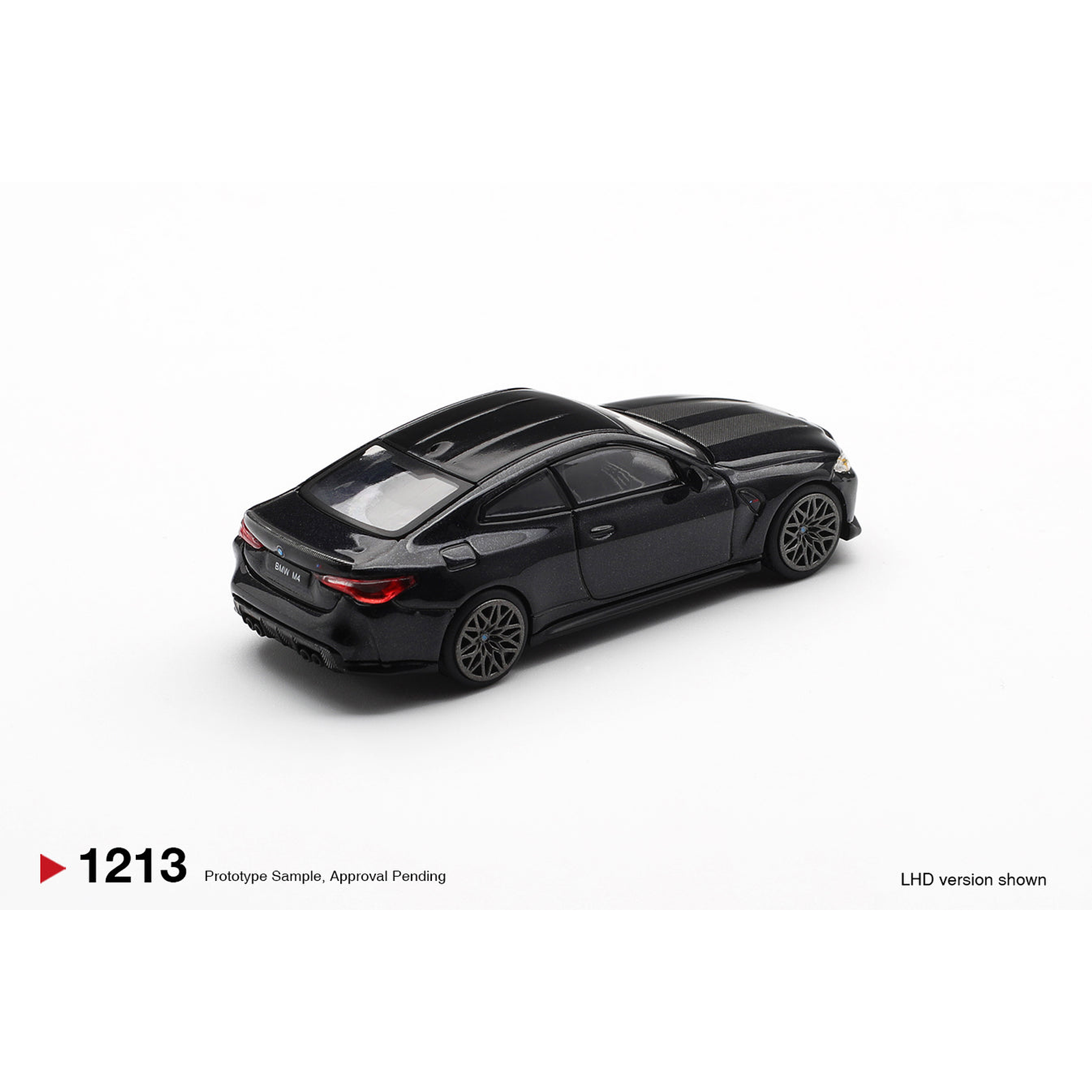 (PREVENTA) Mini GT 1:64 No.1213 BMW M4 CS Black Sapphire