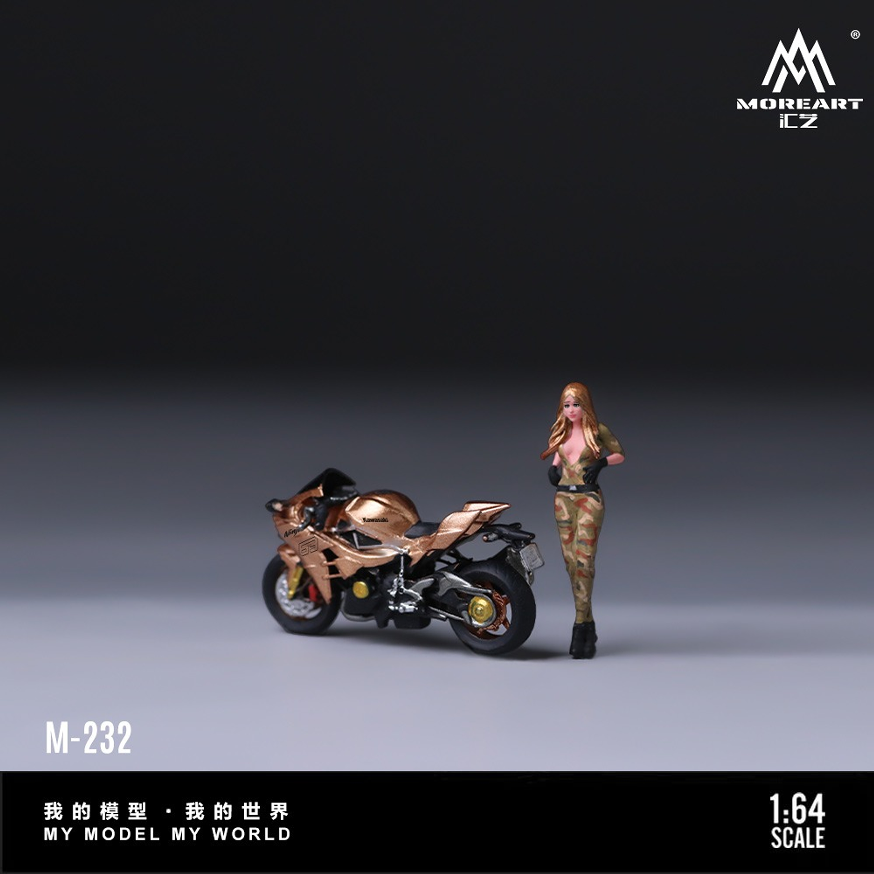 (PREVENTA) MoreArt 1:64 Kawasaki Golden 63 Camouflage Uniform Blonde Girl Motorcycle Figure Resin Model