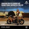 (PREVENTA) MoreArt 1:64 Kawasaki Golden 63 Camouflage Uniform Blonde Girl Motorcycle Figure Resin Model