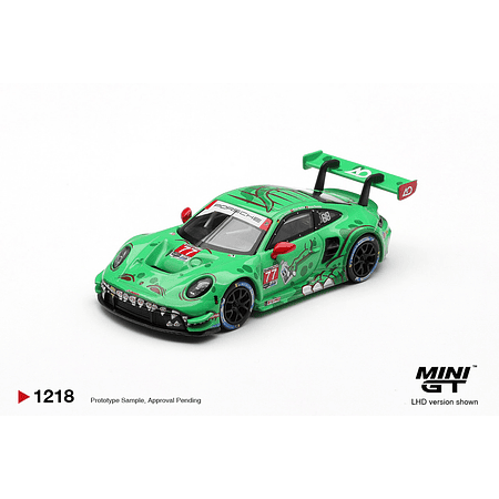 (PREVENTA) Mini GT 1:64 Porsche 911 GT3 R (992) #77 AO Racing 2025 IMSA Sebring 12 Hrs Class Winner