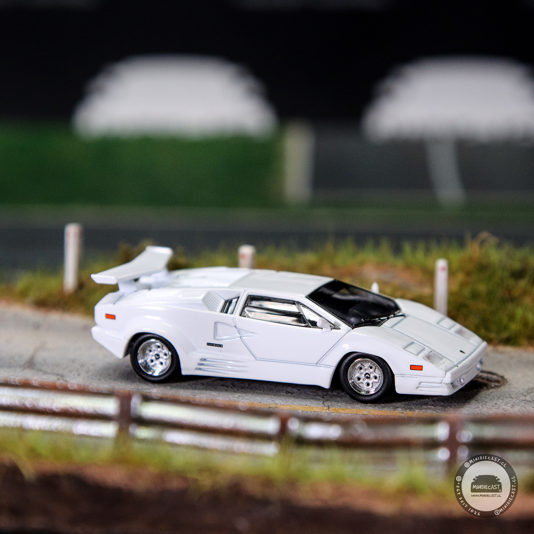 Mini GT 1:64 Lamborghini Countach 25th Anniversary – White – Limited Edition..