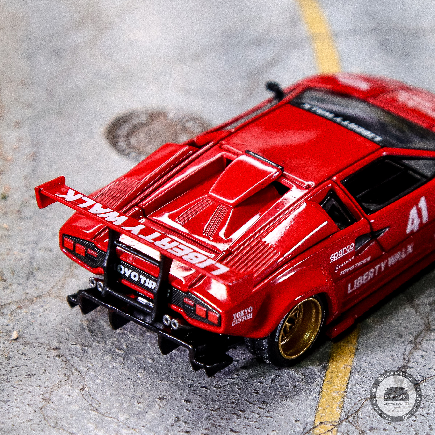 Mini GT 1:64 Lamborghini Countach LB-WORKS – Red