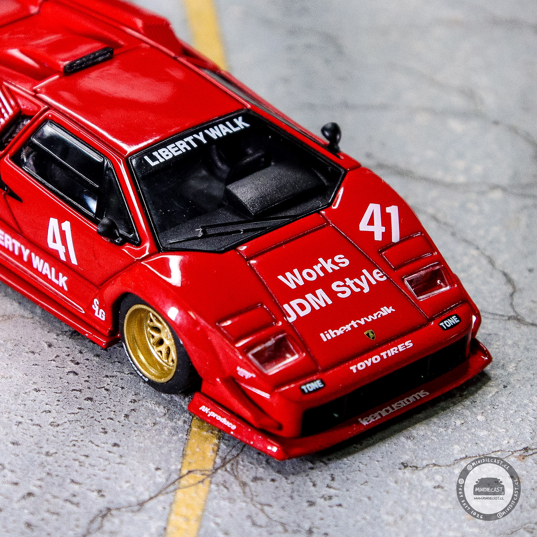 Mini GT 1:64 Lamborghini Countach LB-WORKS – Red