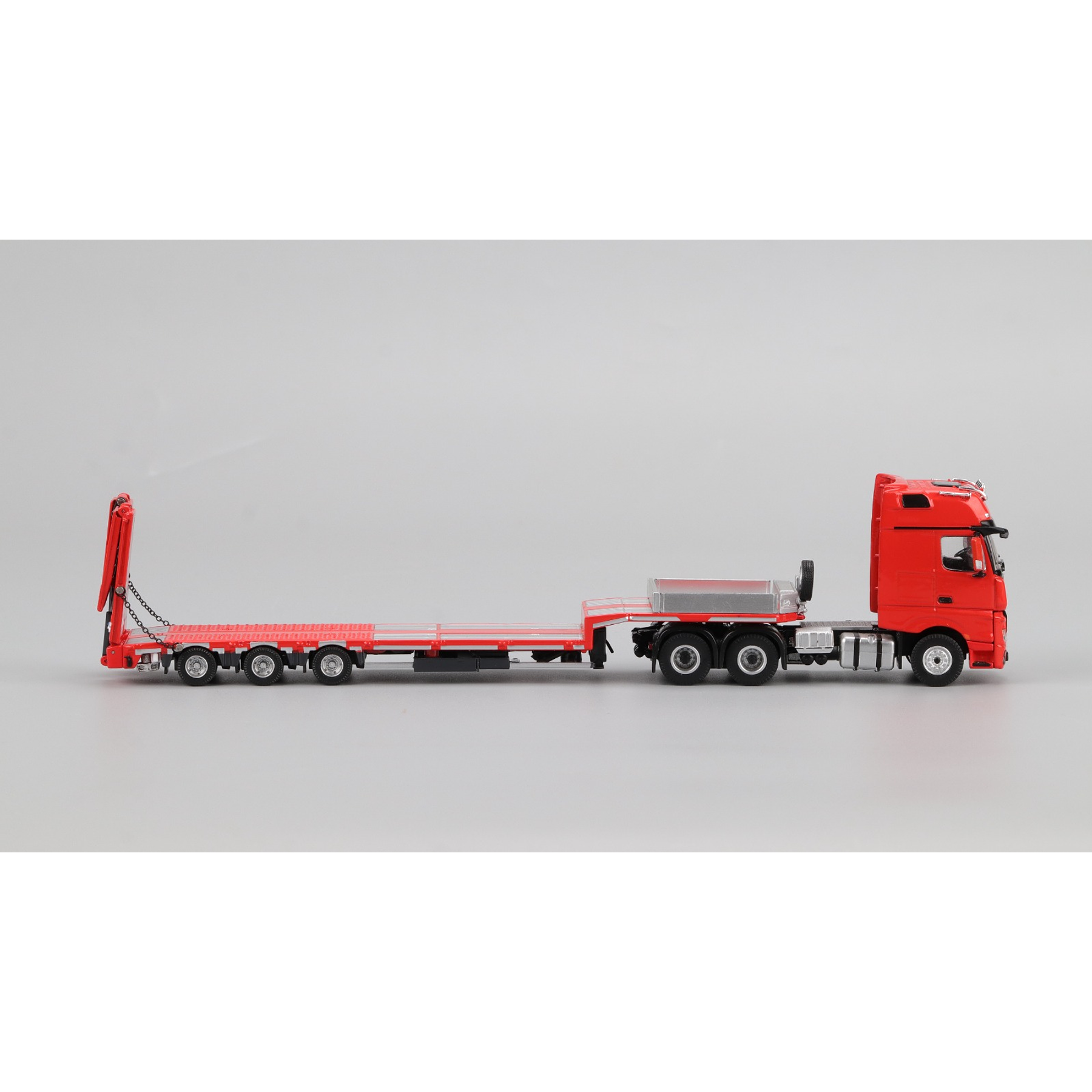 (PREVENTA) Time Micro 1:64 Mercedes-Benz - Flatbed Transport Trailer - Red