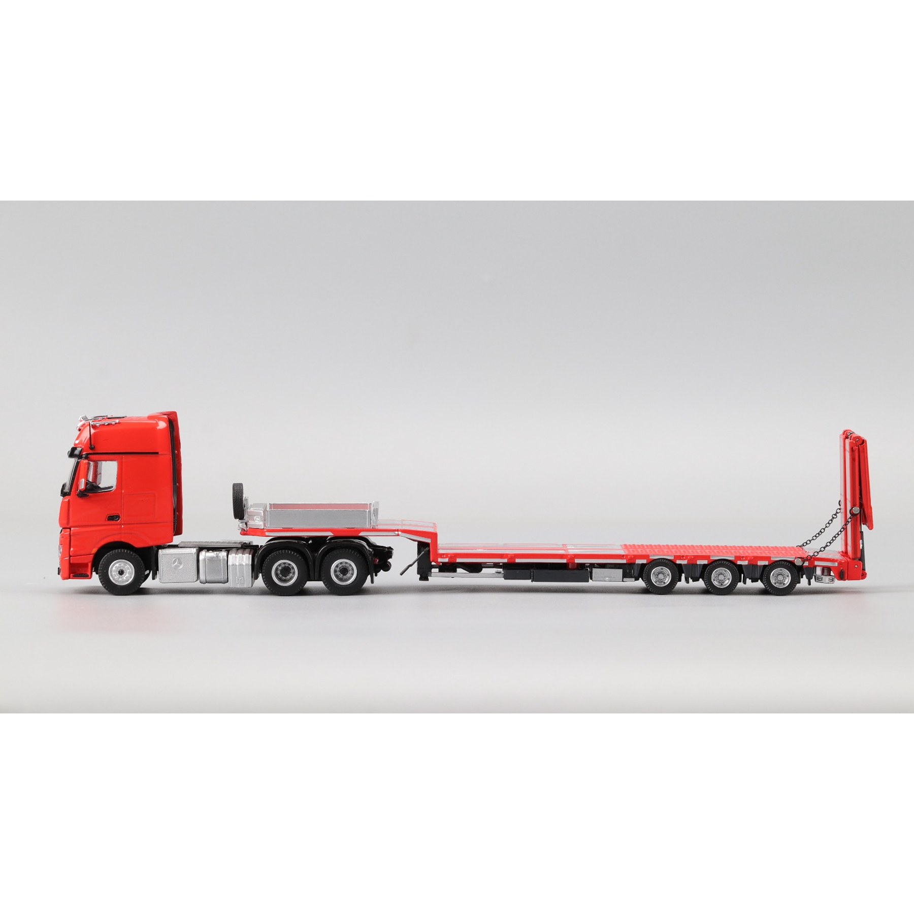 (PREVENTA) Time Micro 1:64 Mercedes-Benz - Flatbed Transport Trailer - Red