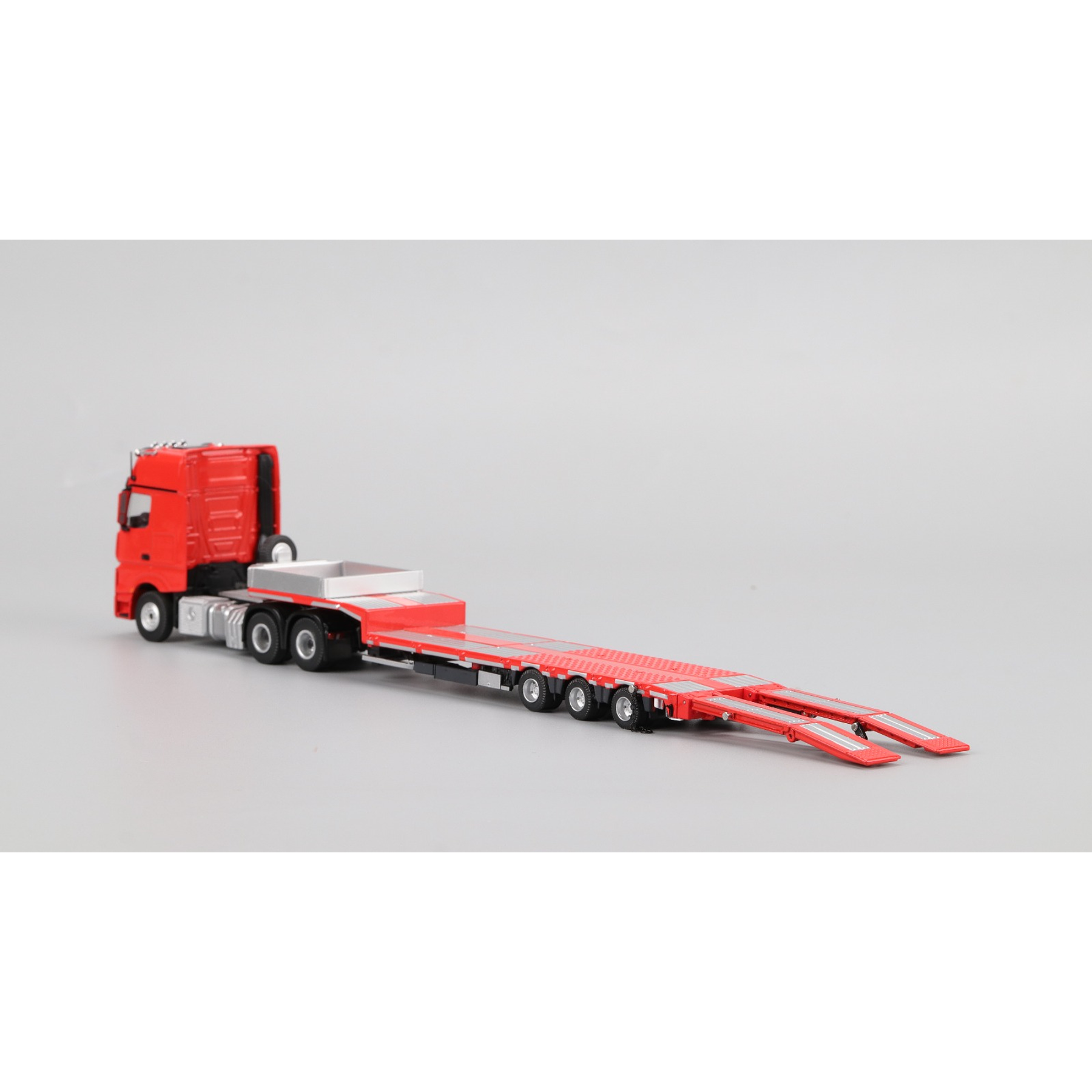 (PREVENTA) Time Micro 1:64 Mercedes-Benz - Flatbed Transport Trailer - Red