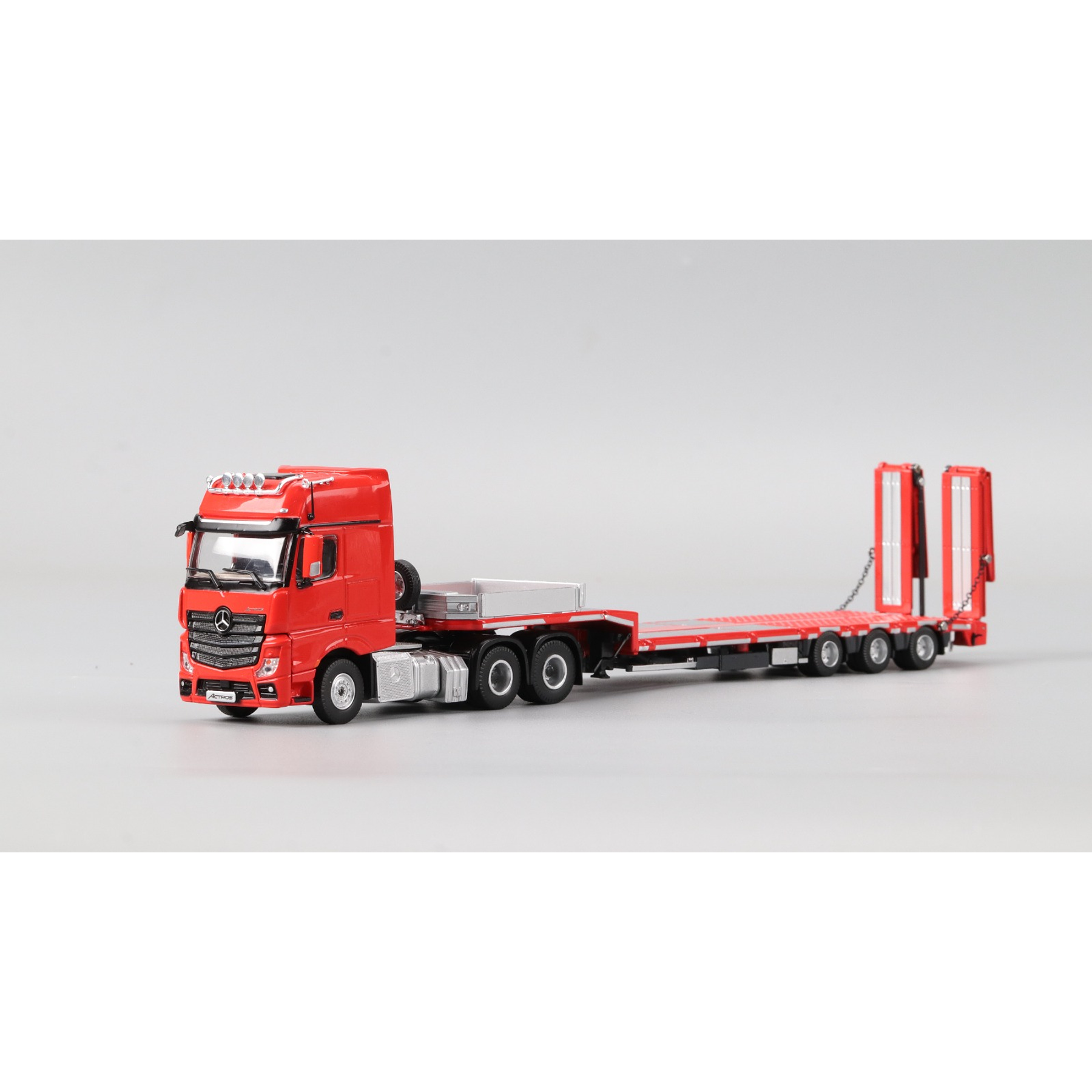 (PREVENTA) Time Micro 1:64 Mercedes-Benz - Flatbed Transport Trailer - Red