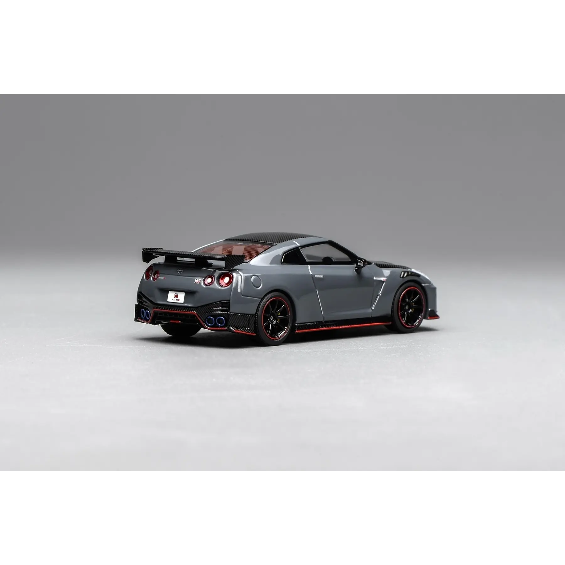 Motorhelix 1:64 Nissan GT-R NISMO (R35) Special Edition 2022 NISMO Stealth Gray