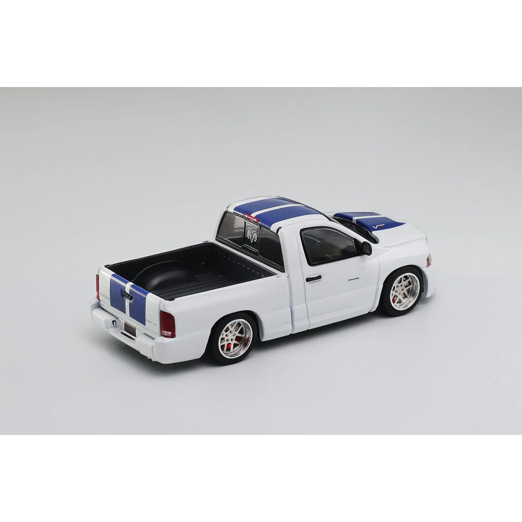 Shoom64 1:64 2003 Dodge RAM SRT-10 LHD White.