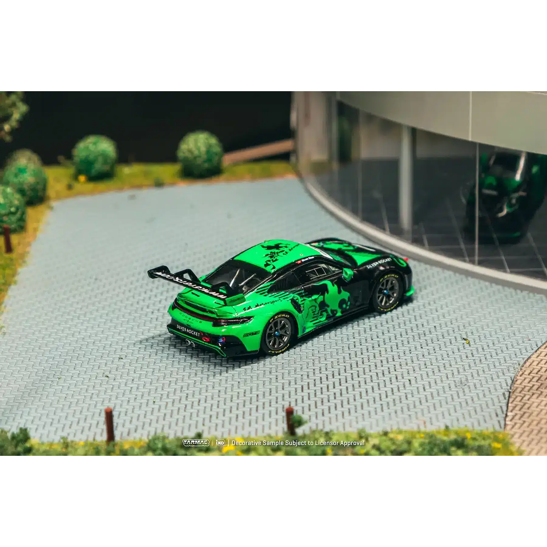 Tarmac Works 1:64 HOBBY64 Porsche 911 GT3 Cup (992) Fire Monkey Motorsport.