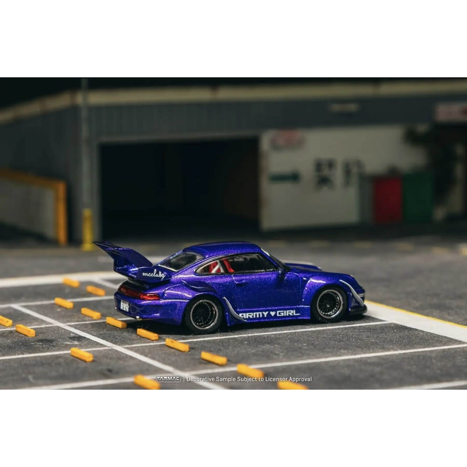 Tarmac Works 1:64 RWB 993 Army Girl.