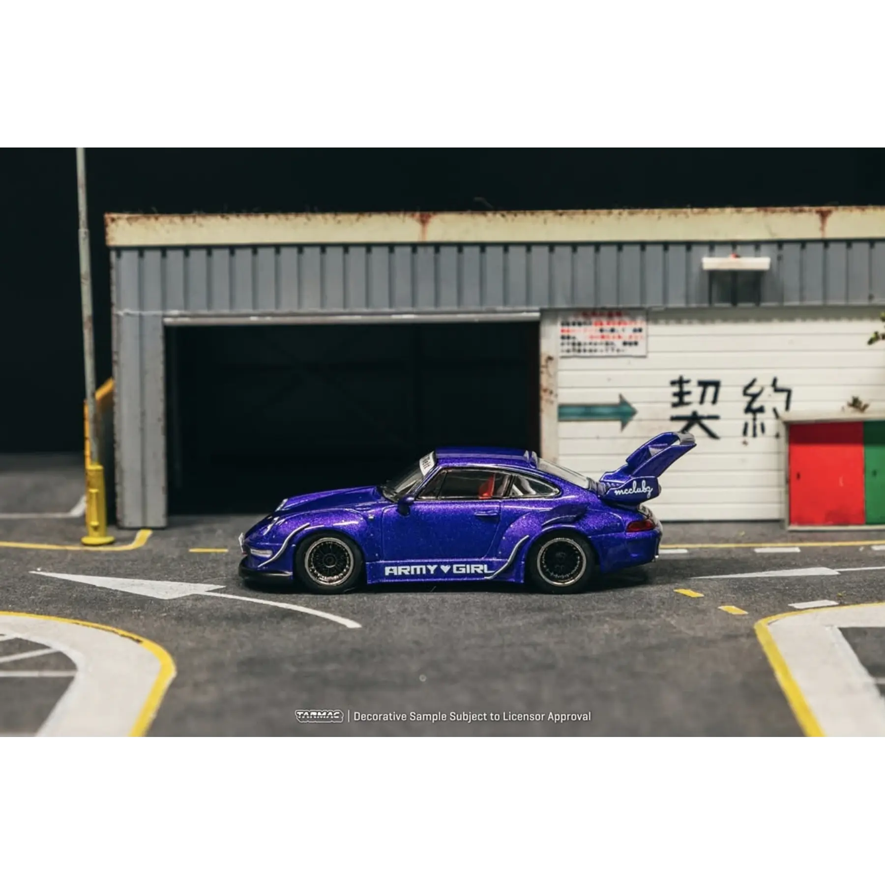 Tarmac Works 1:64 RWB 993 Army Girl.