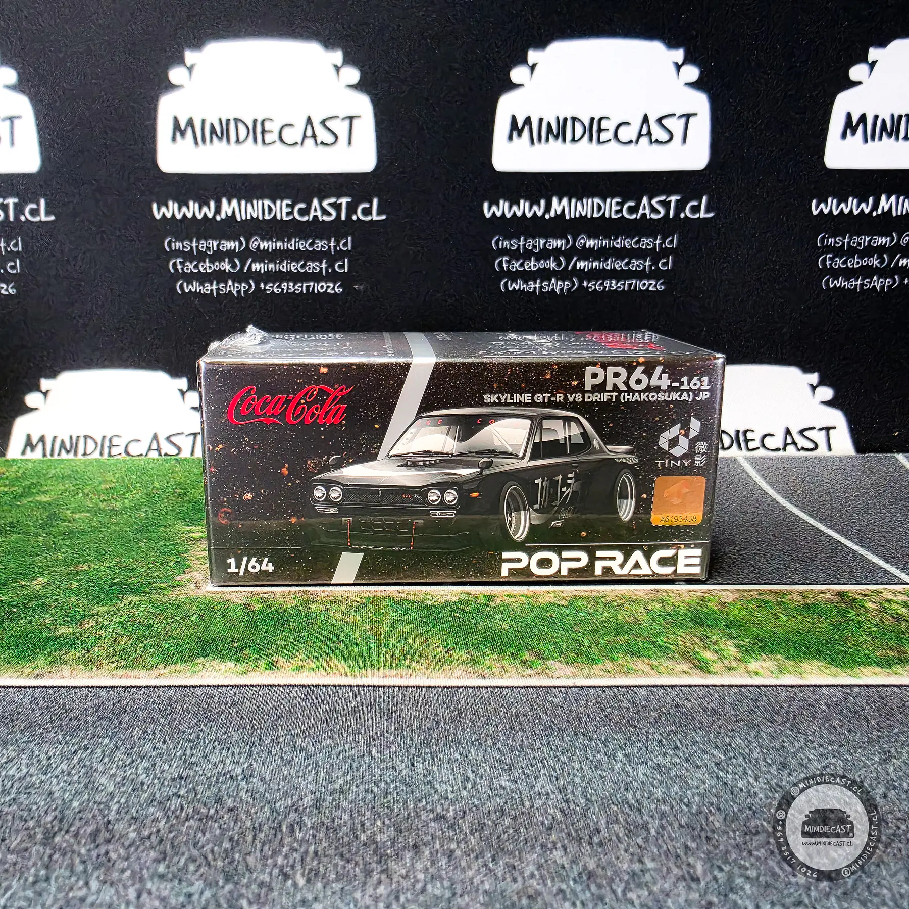 Pop Race 1:64 Nissan Skyline GT-R DRIFT (HAKOSUKA) - COCA COLA Zero JP Black Chrome