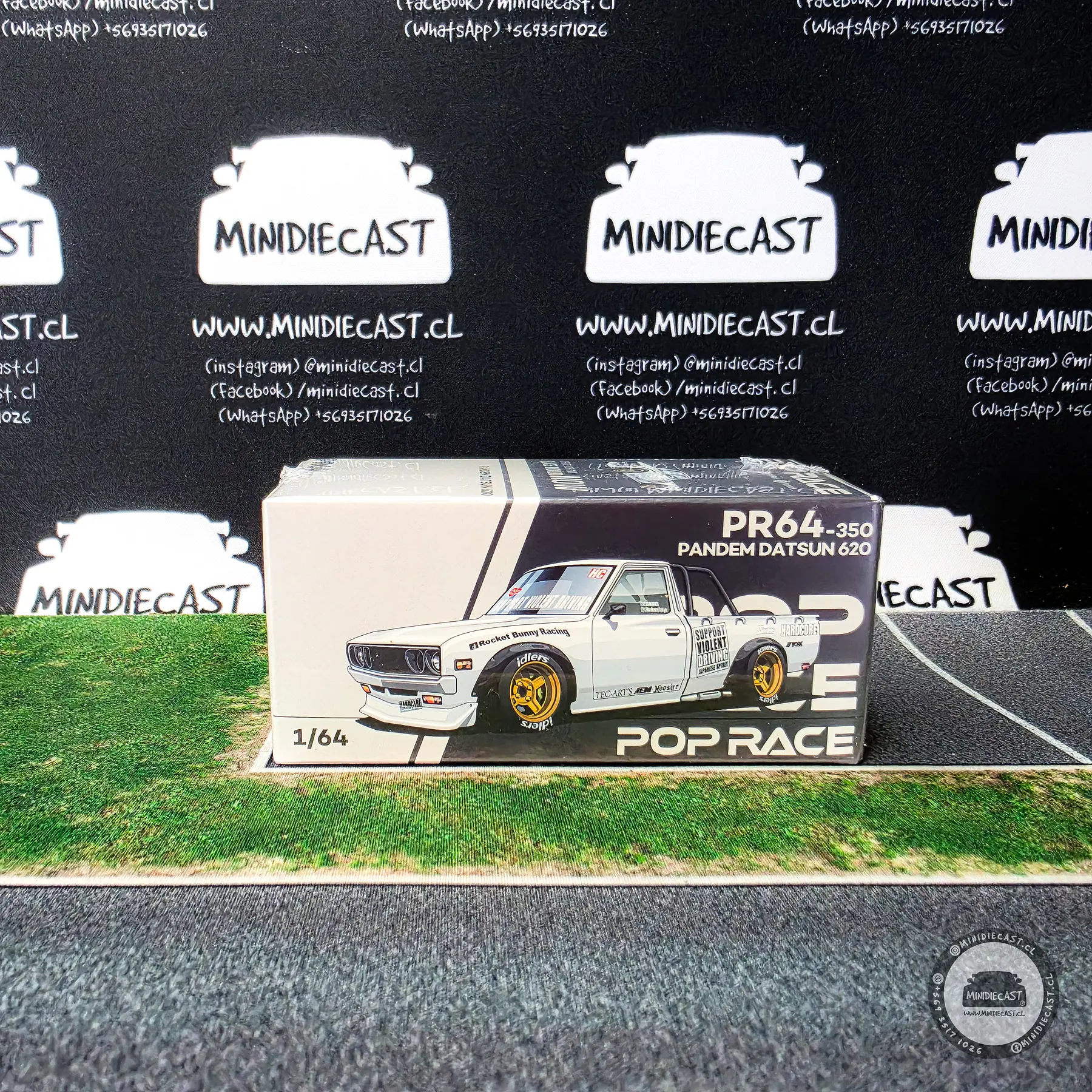 Pop Race 1:64 Pandem Datsun 620 White. 