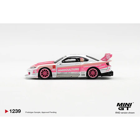 (PREVENTA) Mini GT 1:64 Nissan Silvia (S15) LB-Super Silhouette AMOCULTURE – Limited Edition