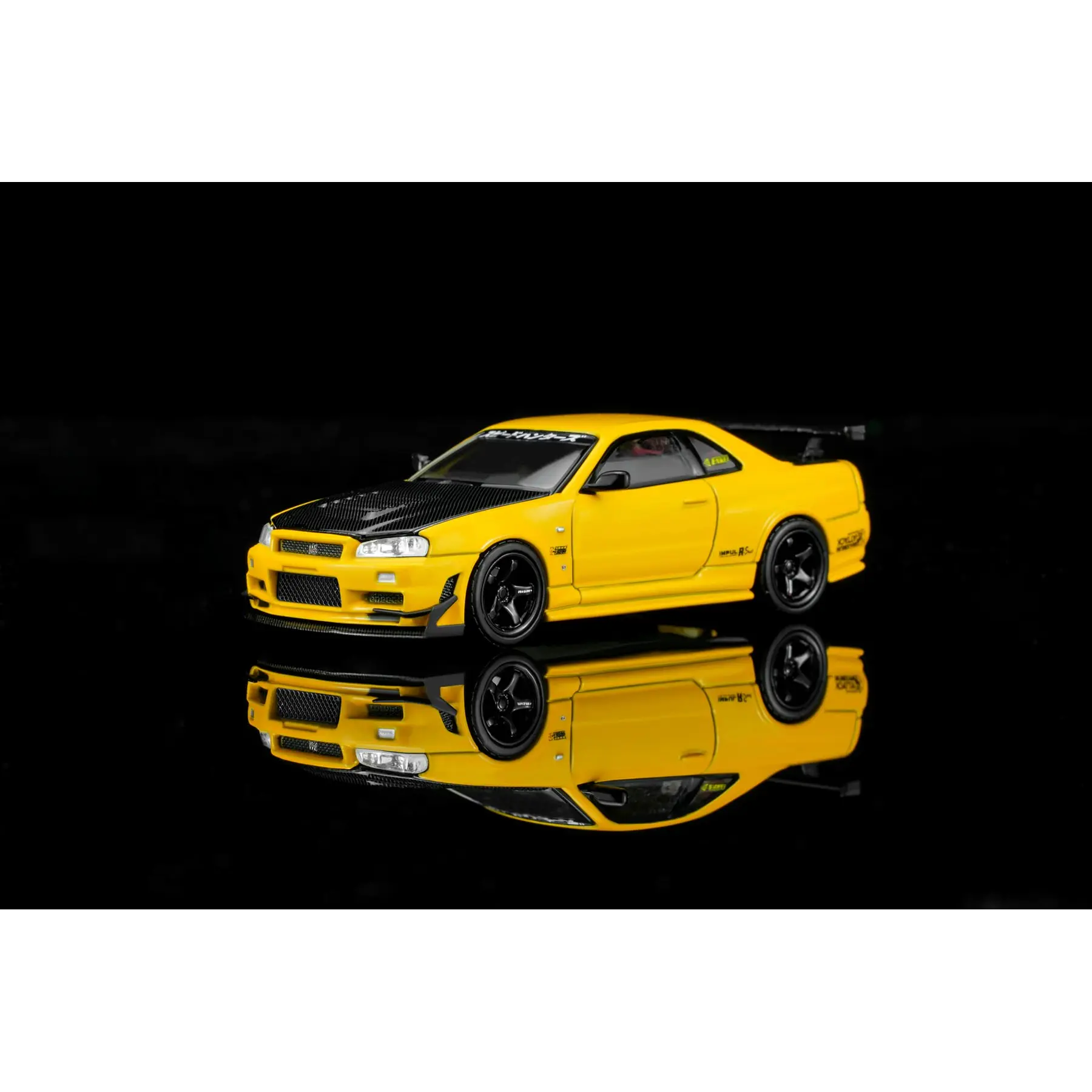 (PREVENTA) Motorhelix 1:64 Nissan Skyline GT-R (R34) Custom Edition - Lightning Yellow Custom with GT Aero Kit