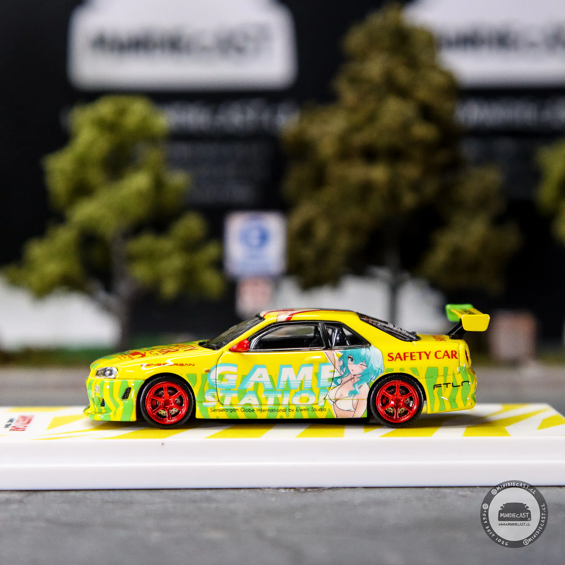 Modern Art 1:64 Nissan Skyline GT-R R34 - Youthful Spirit