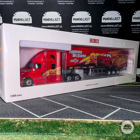 Cool Car 1:64 Freightliner Lightning McQueen.