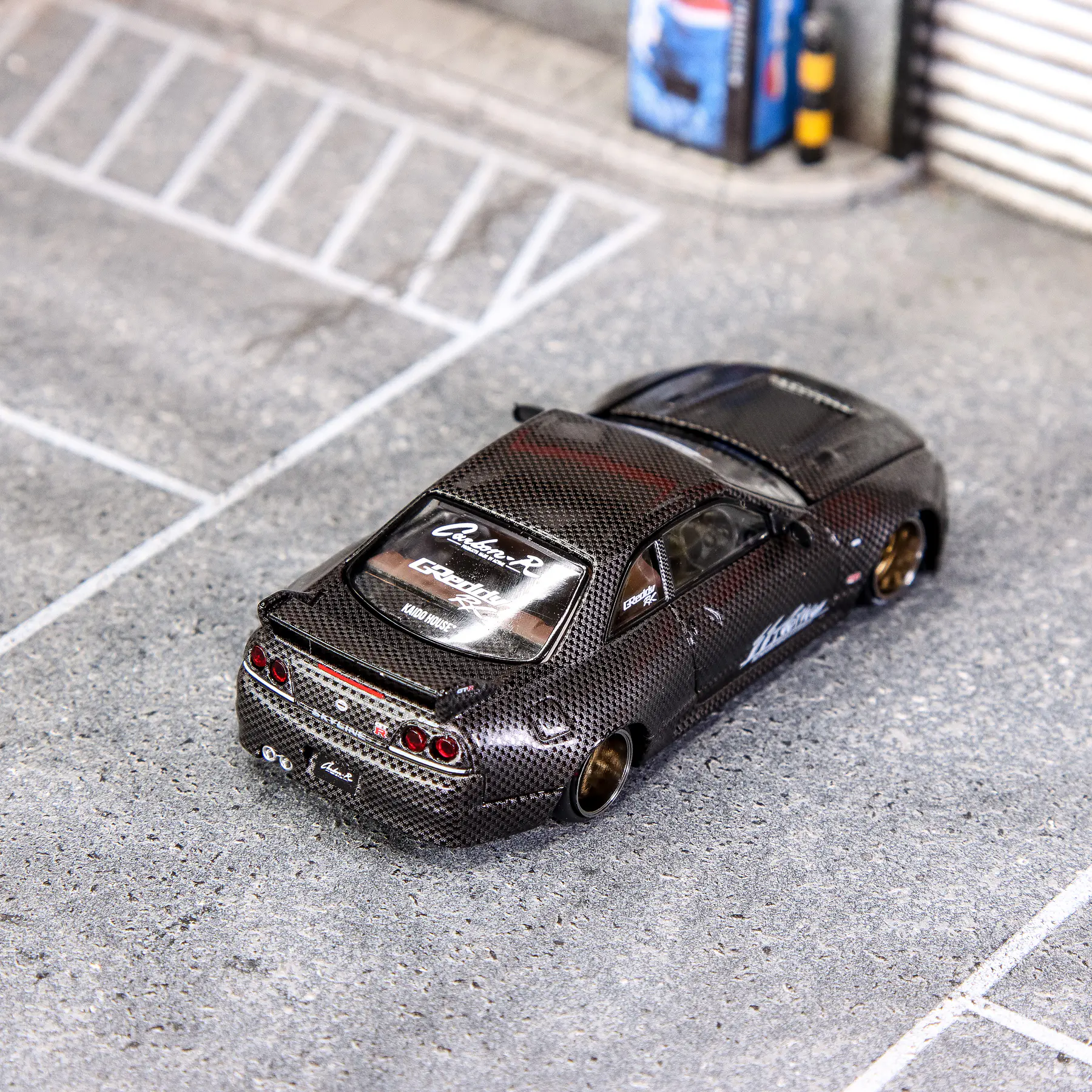 Kaido House x Mini GT 1:64 Nissan Skyline GT-R (R33) Active Carbon R