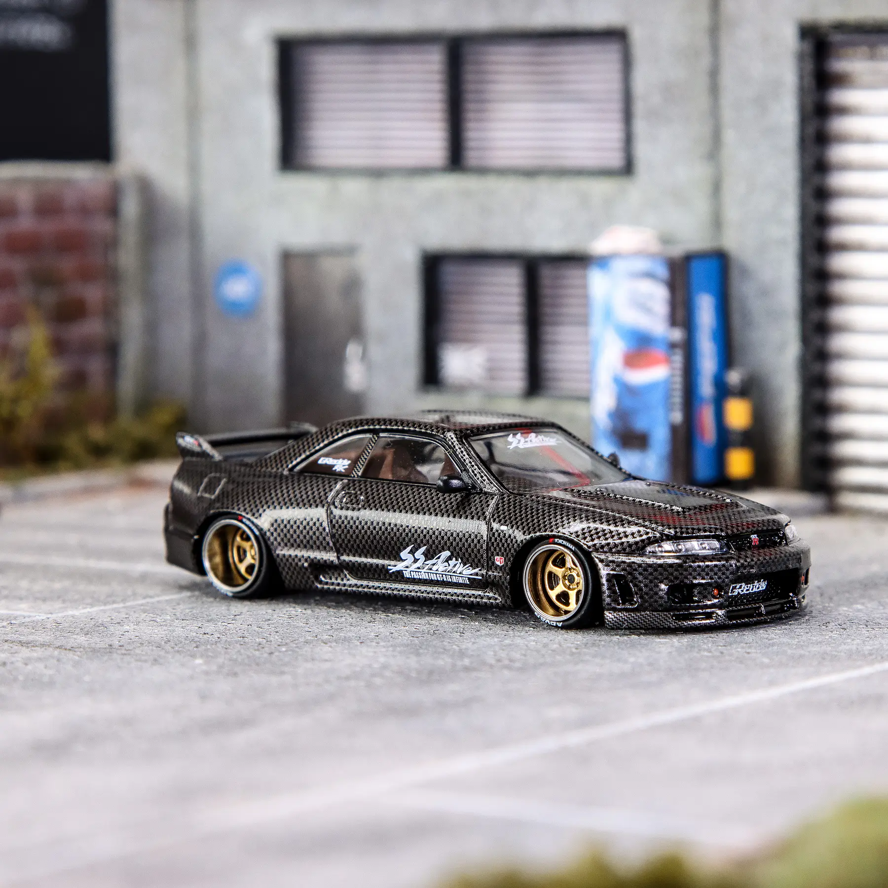 Kaido House x Mini GT 1:64 Nissan Skyline GT-R (R33) Active Carbon R