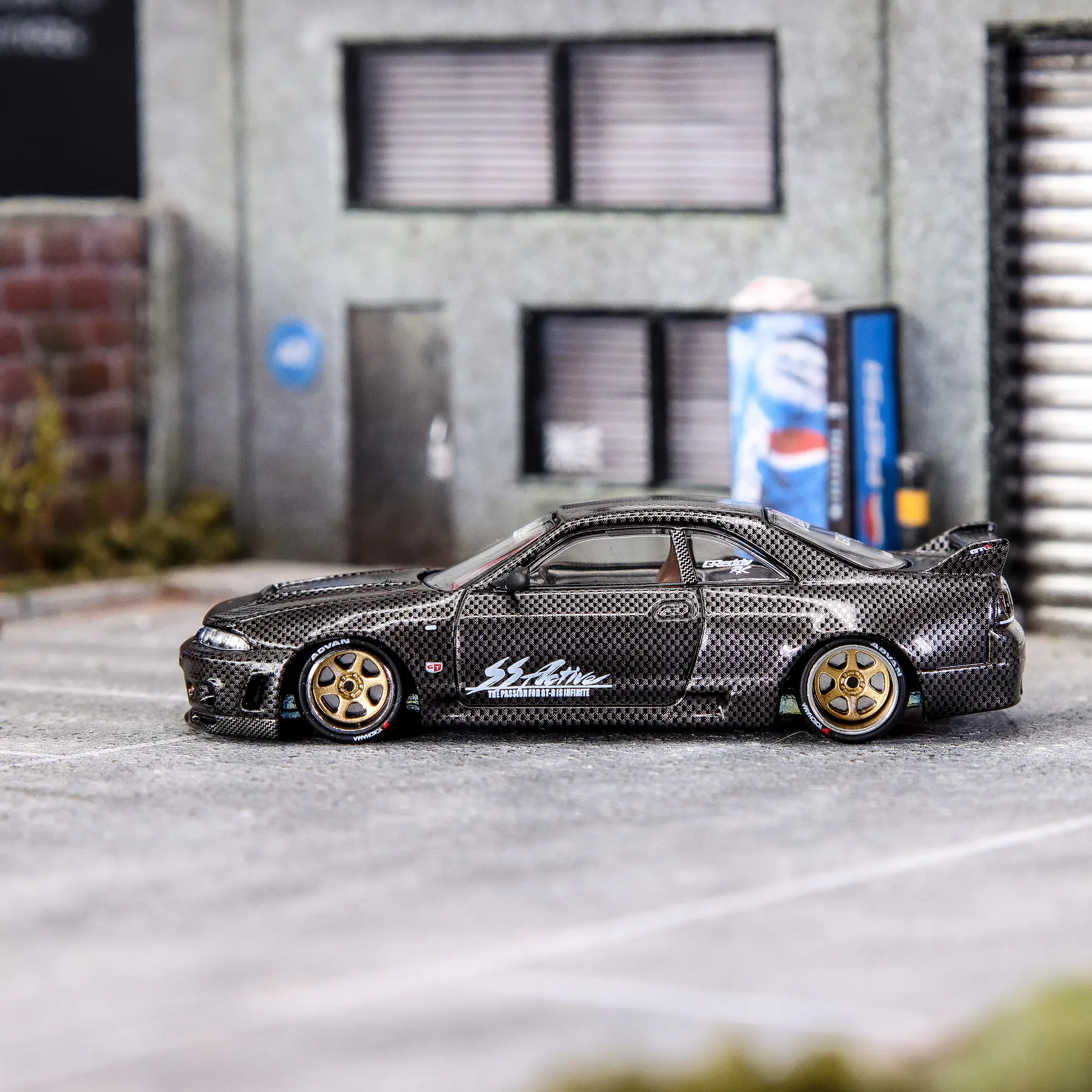 Kaido House x Mini GT 1:64 Nissan Skyline GT-R (R33) Active Carbon R