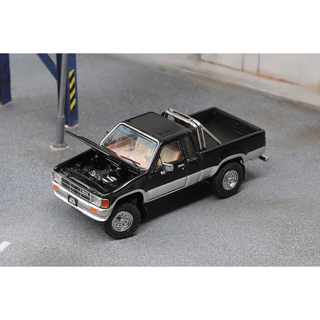 GCD 1:64 Toyota Hilux - Black & Silver（LHD）
